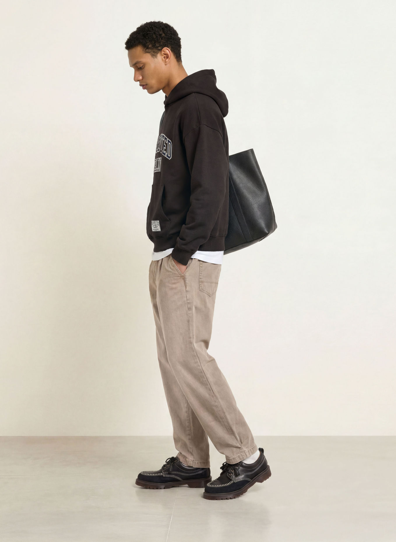 PROHIBITED Hoodie: SCHWARZ