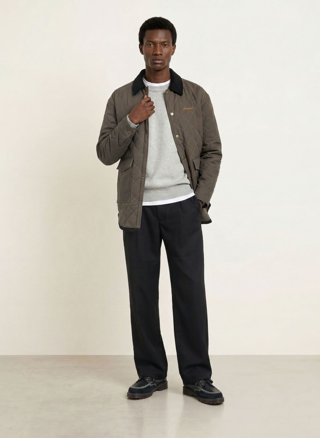 PROHIBITED Steppjacke im Materialmix: KHAKI / SCHWARZ