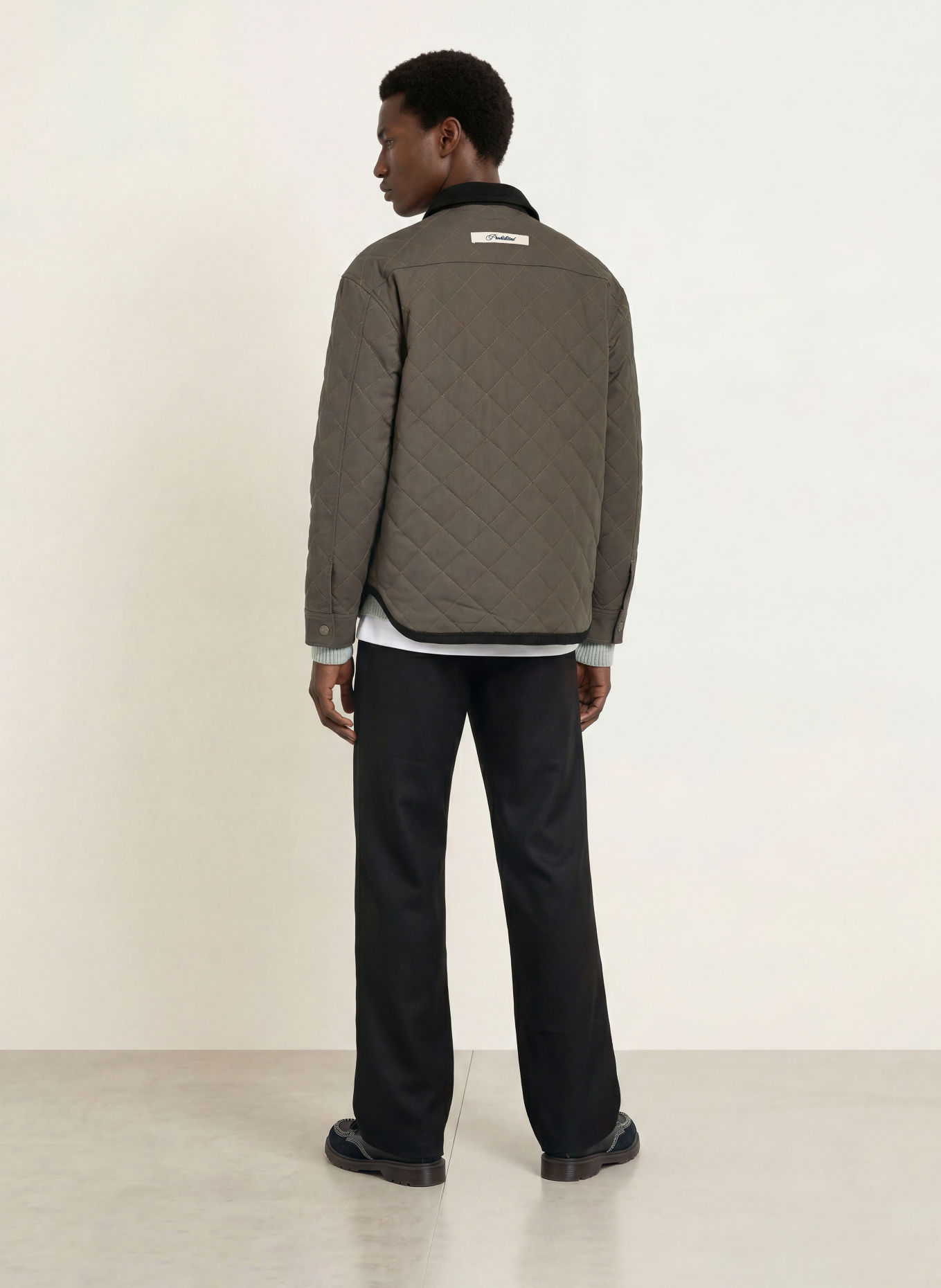 PROHIBITED Steppjacke im Materialmix: KHAKI / SCHWARZ