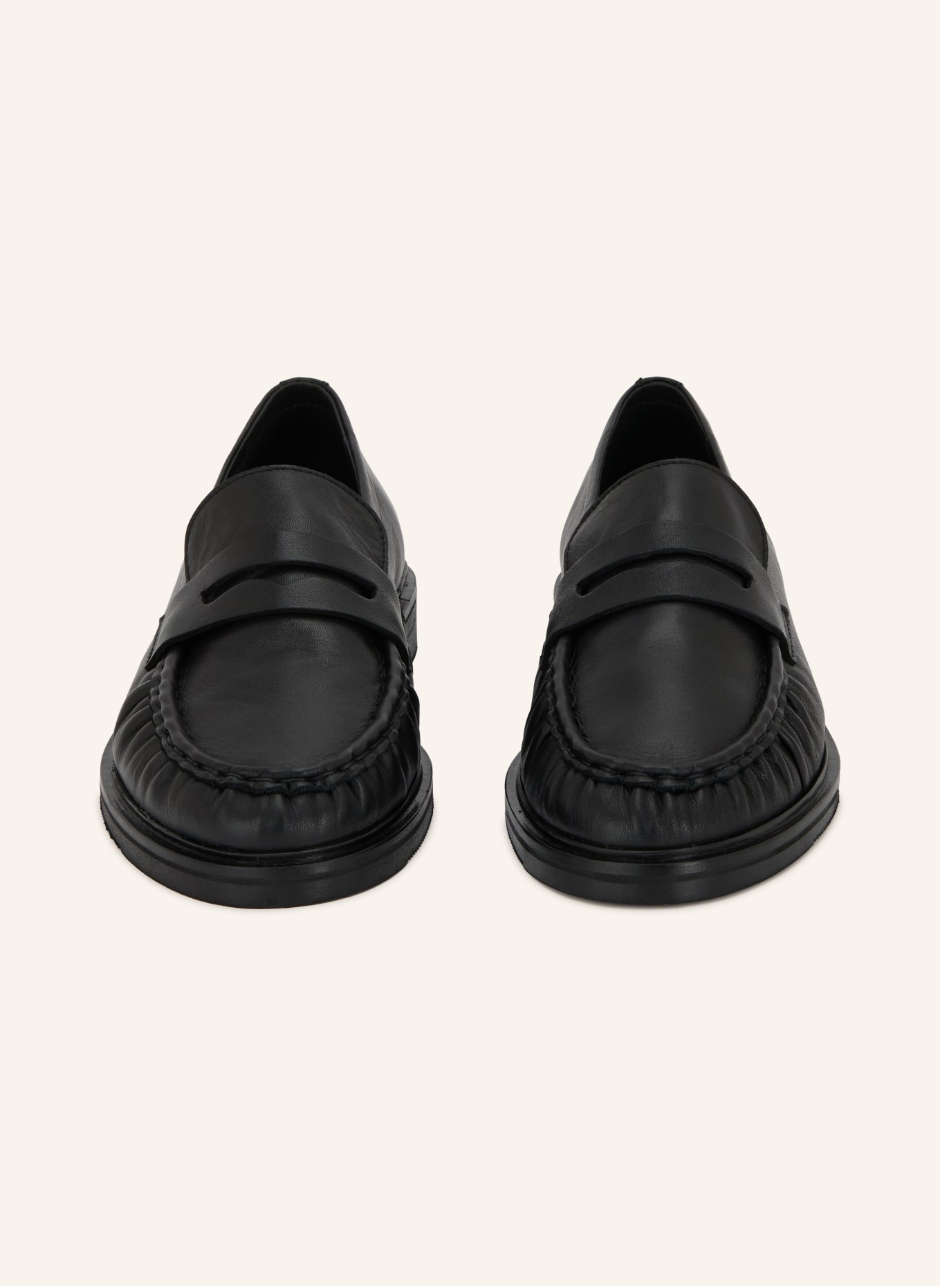 MRS & HUGS Pennyloafer: ZWART