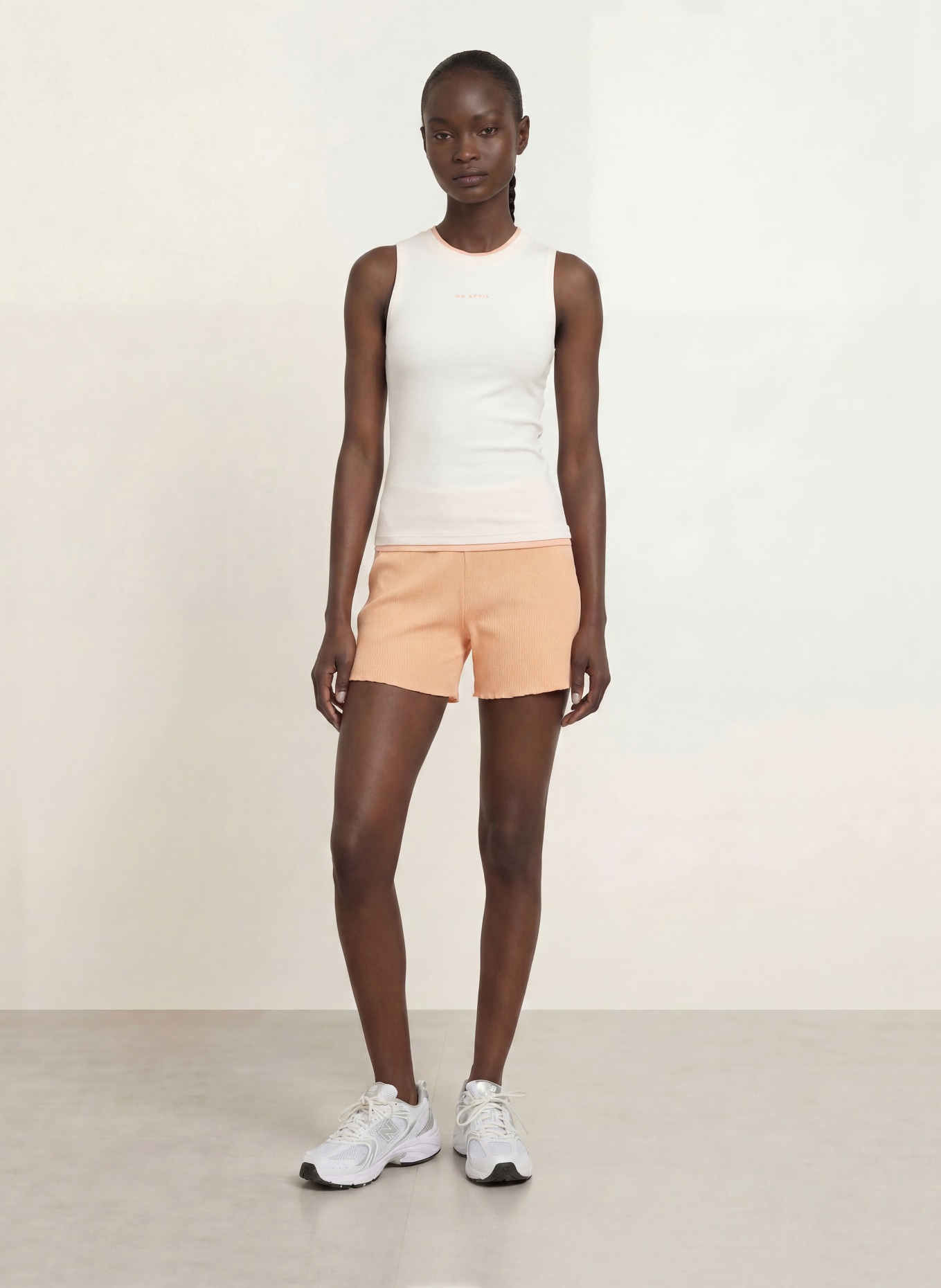 OH APRIL Top AMEA: WIT / LICHTORANJE