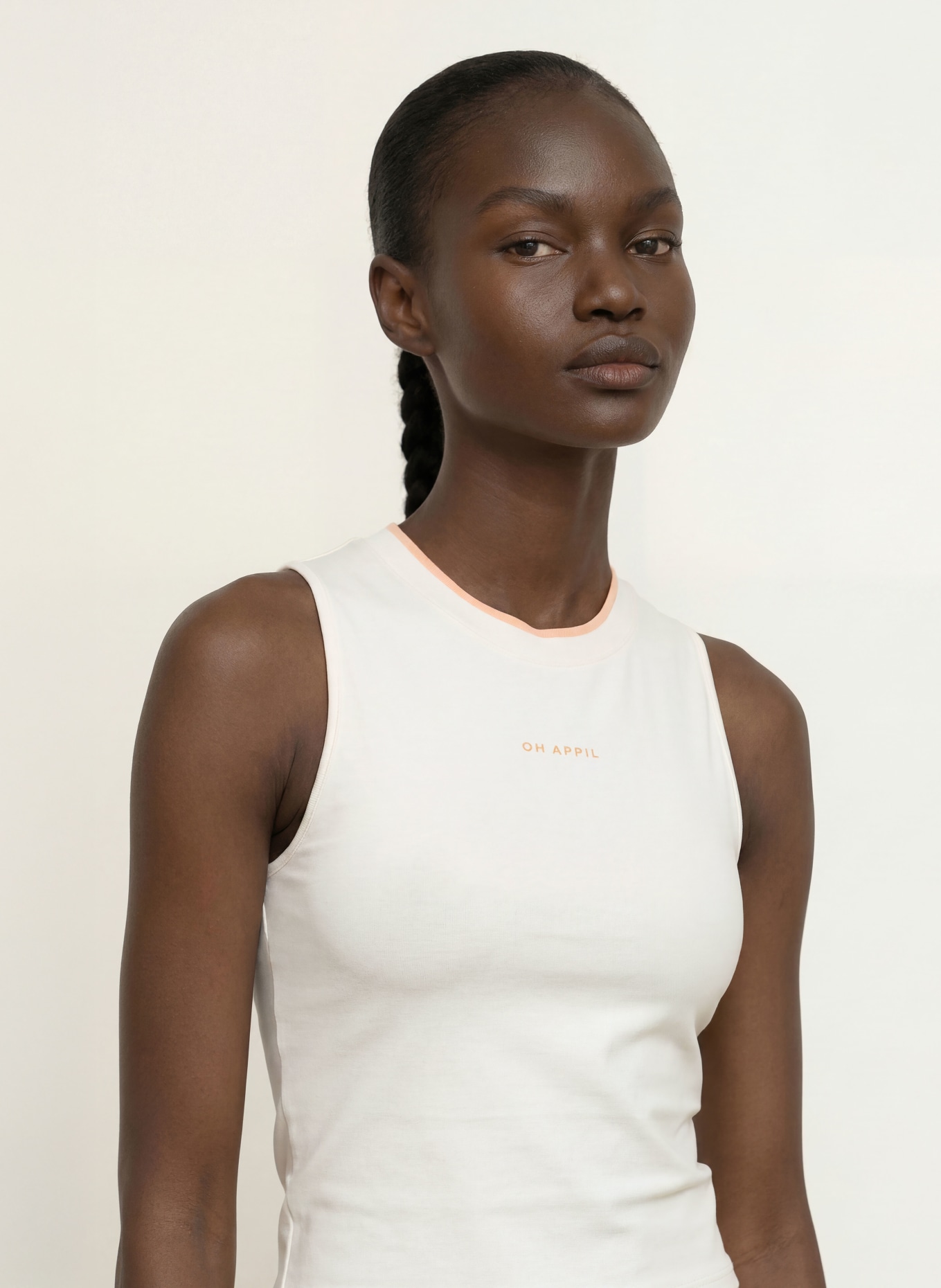 OH APRIL Top AMEA: WIT / LICHTORANJE