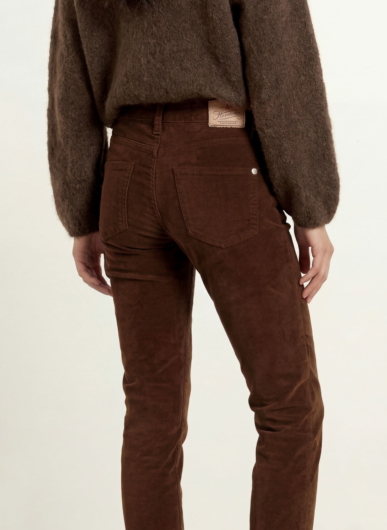 Herrlicher SHYRA 7/8-length velvet trousers: DARK BROWN