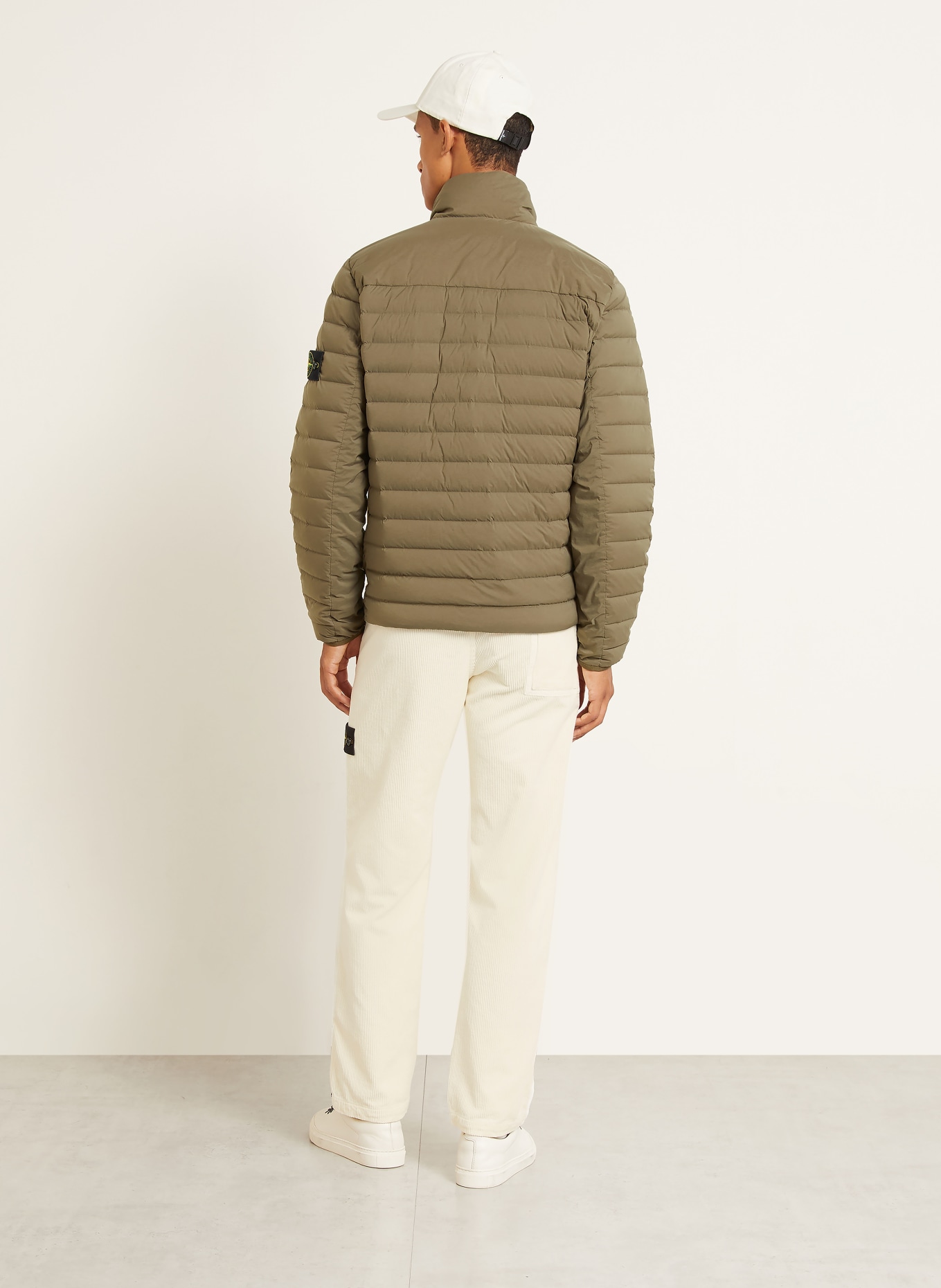 STONE ISLAND Lehká péřová bunda: OLIVOVÁ
