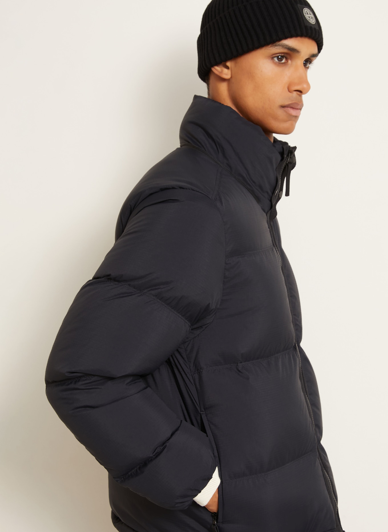 STONE ISLAND Daunenjacke mit abnehmbarer Kapuze: SCHWARZ