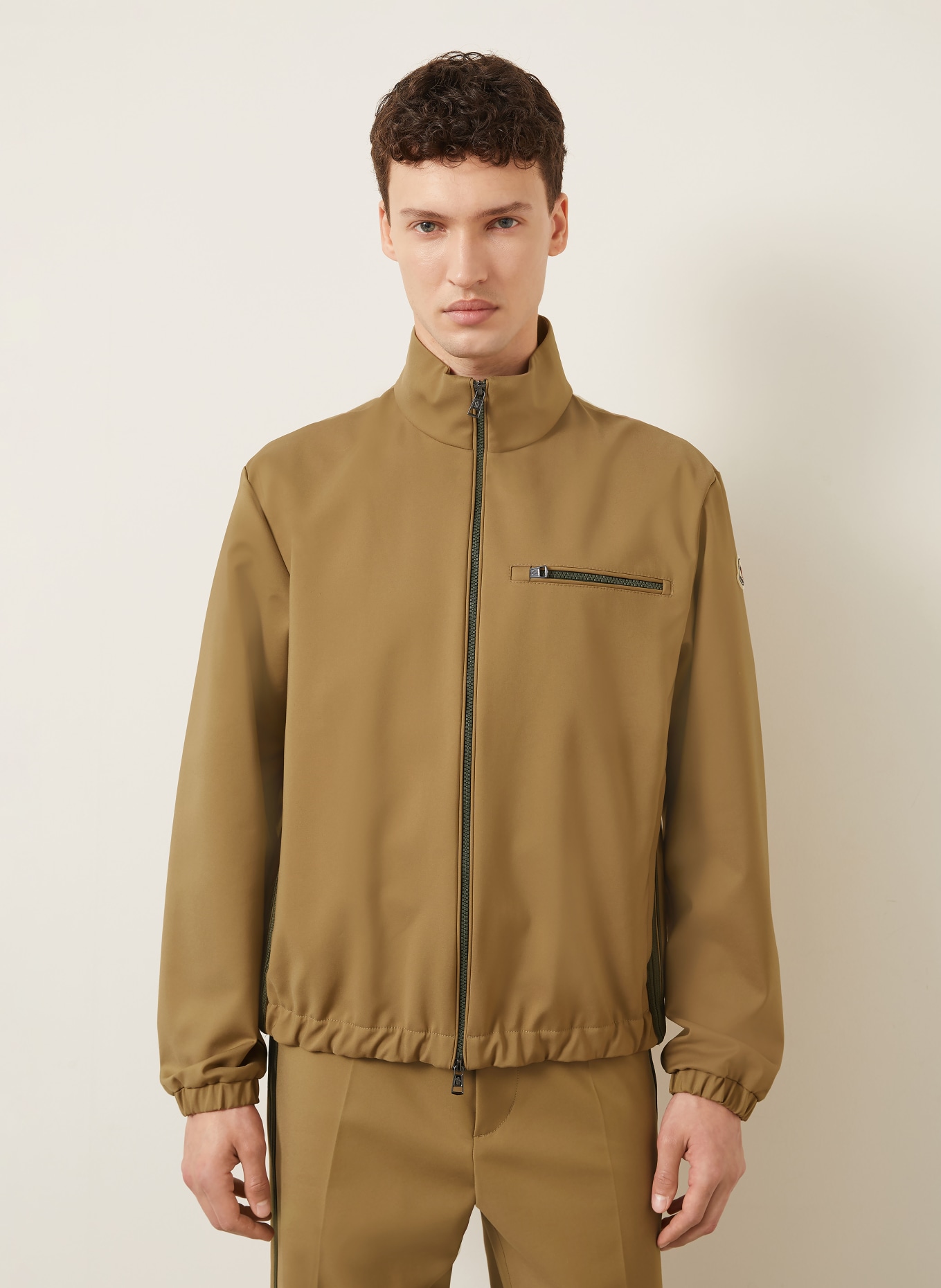 MONCLER Bomberka typu FOURIOUN: CAMELOWY