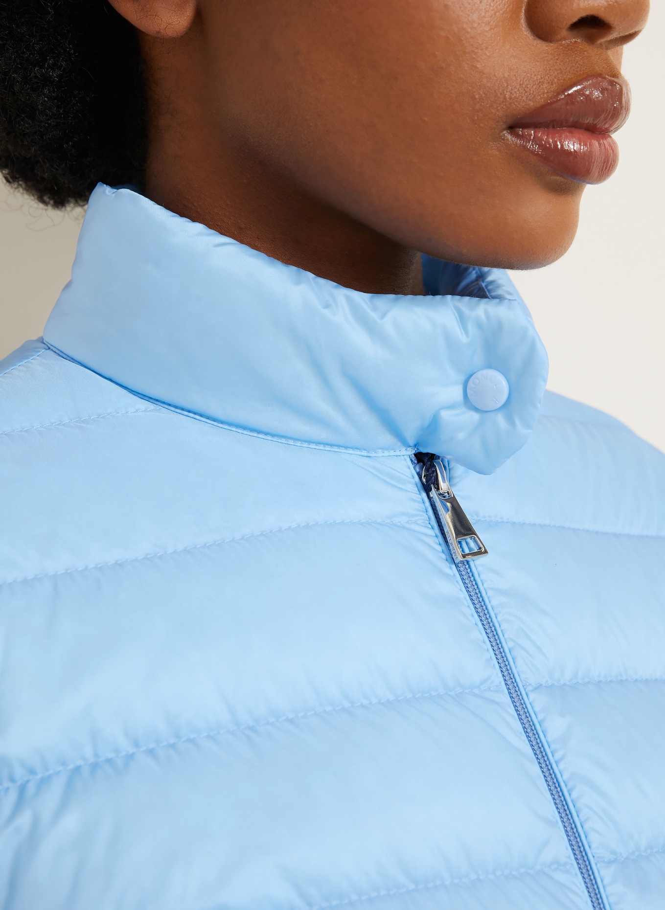 MONCLER Lightweight donsjas LANS: LICHTBLAUW