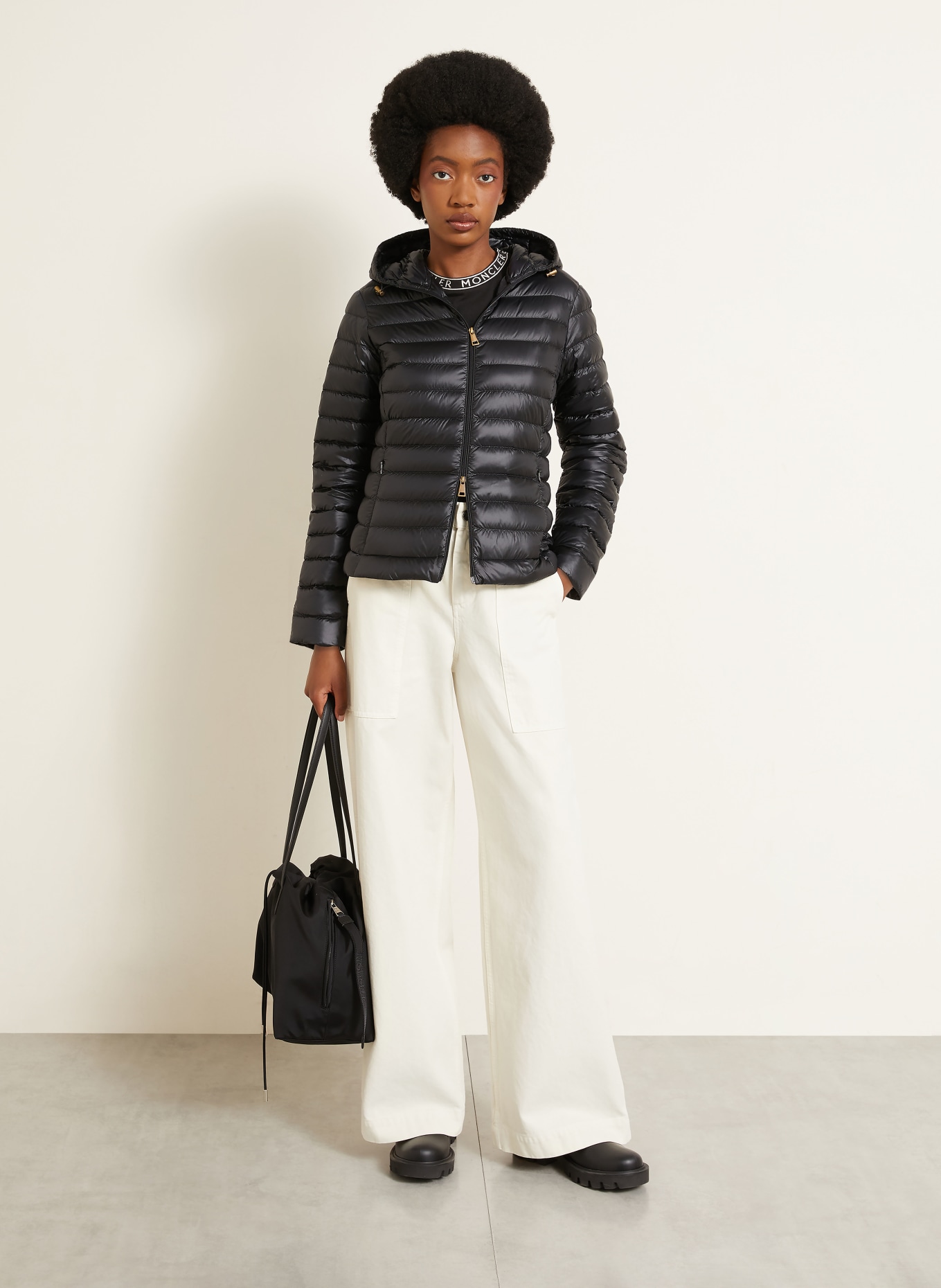 MONCLER Lightweight donsjas IGELHOOD: ZWART