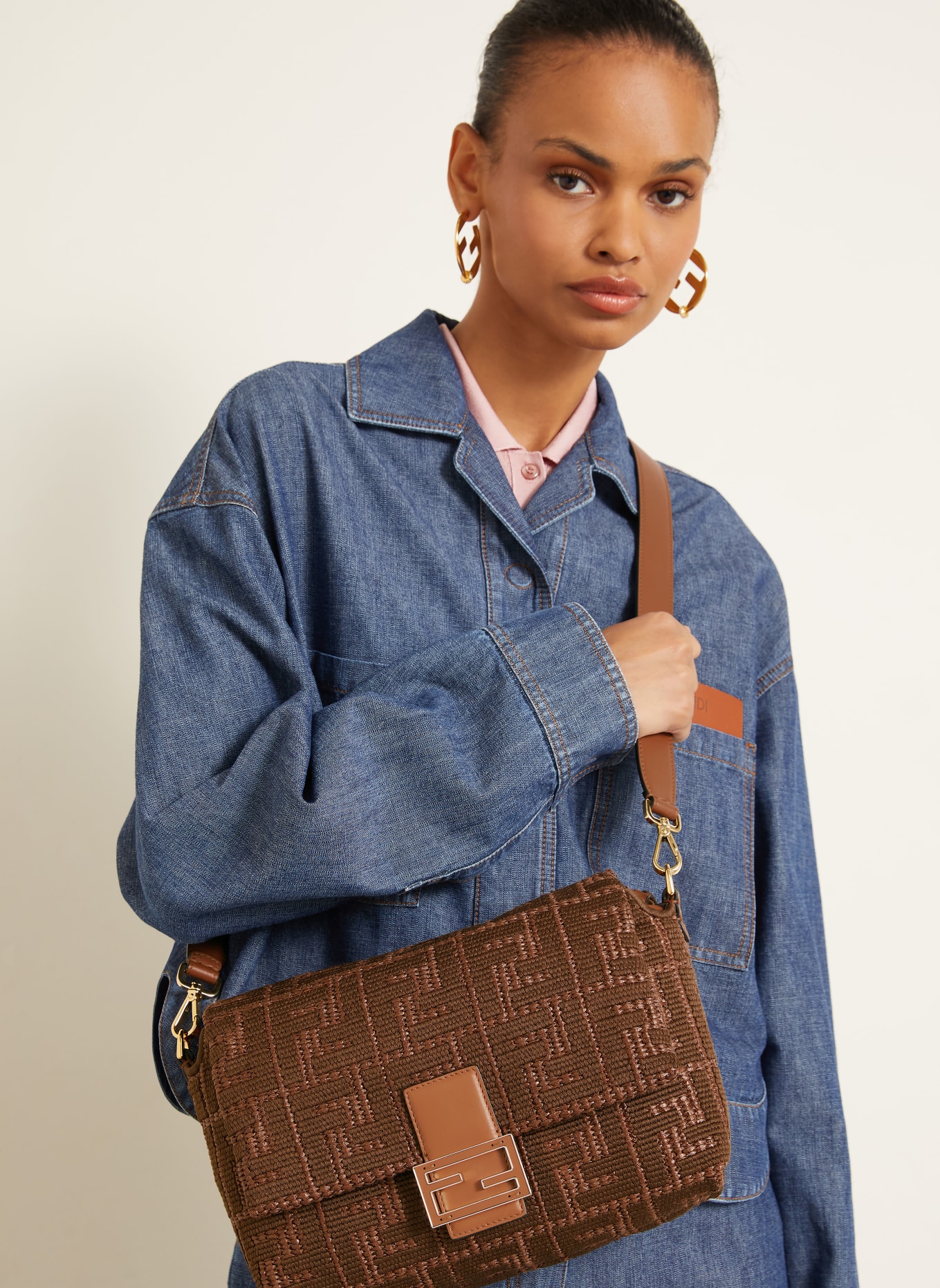 FENDI Geantă de umăr MAMMA MEDIUM: MARO