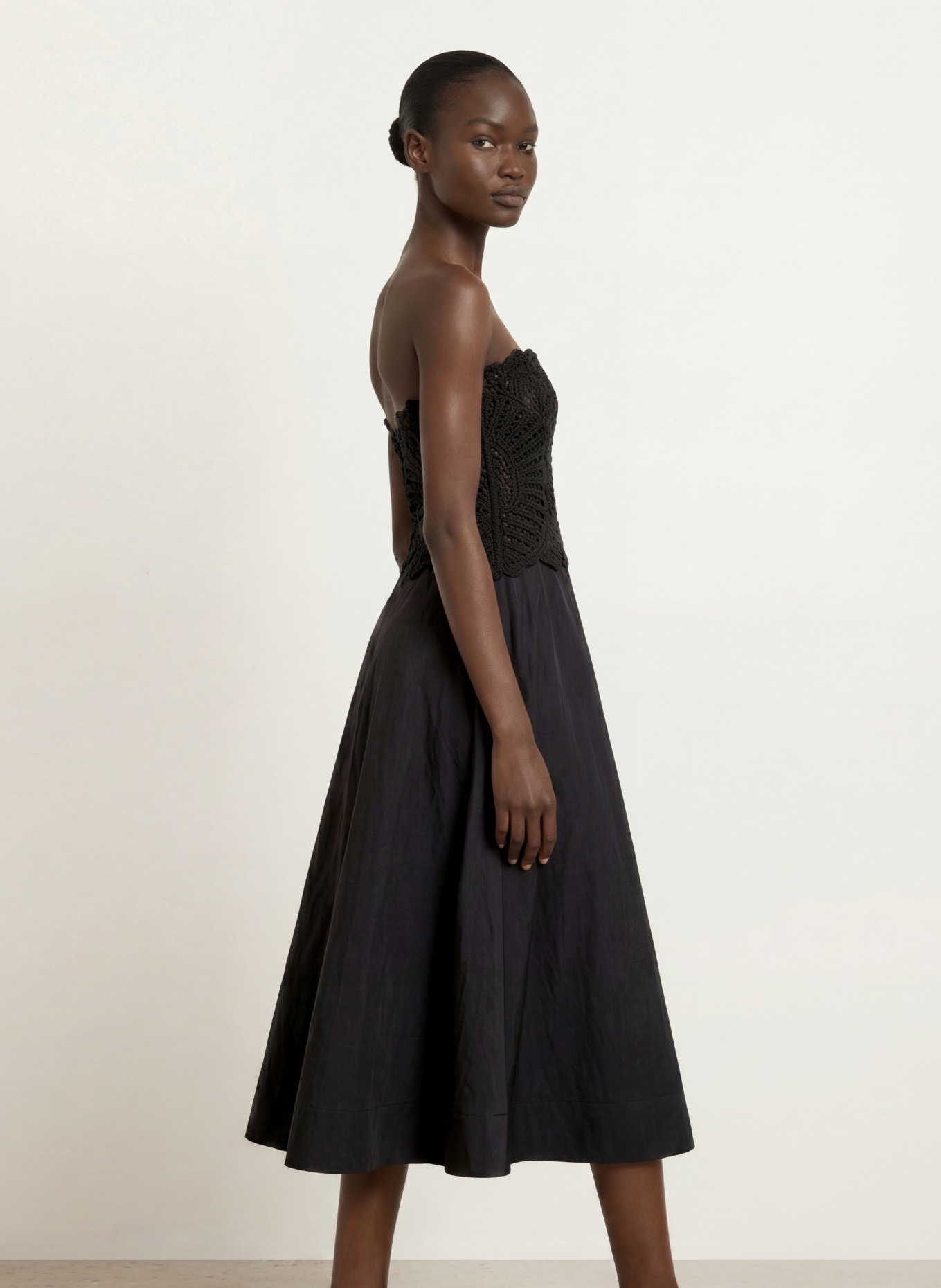 ba&sh Off-Shoulder-Kleid PRAINA im Materialmix: SCHWARZ