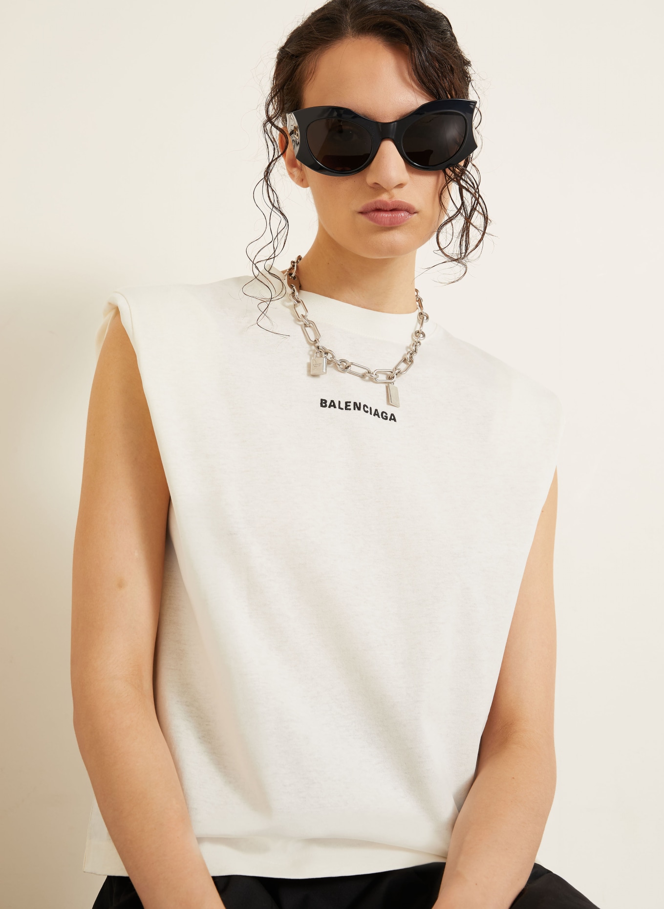 BALENCIAGA T-Shirt: CREME / SCHWARZ