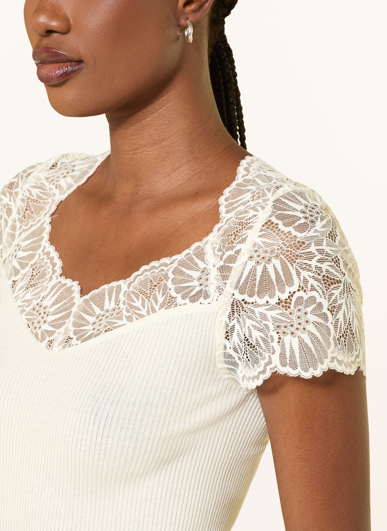 rosemunde T-shirt BEATHA avec soie et dentelle: ÉCRU