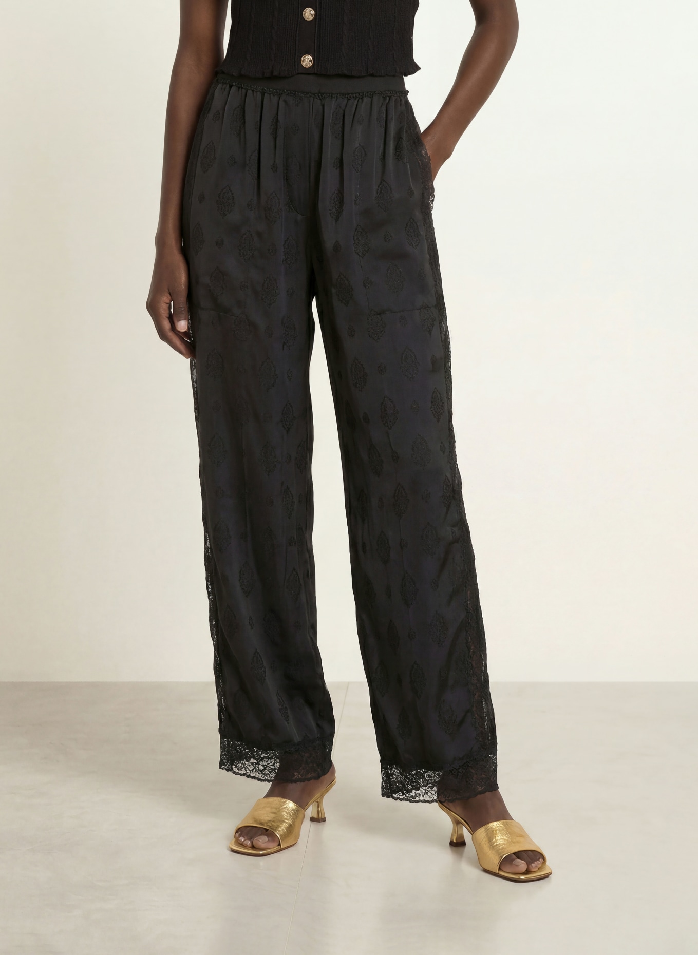 SANDRO Hose mit Spitze: SCHWARZ