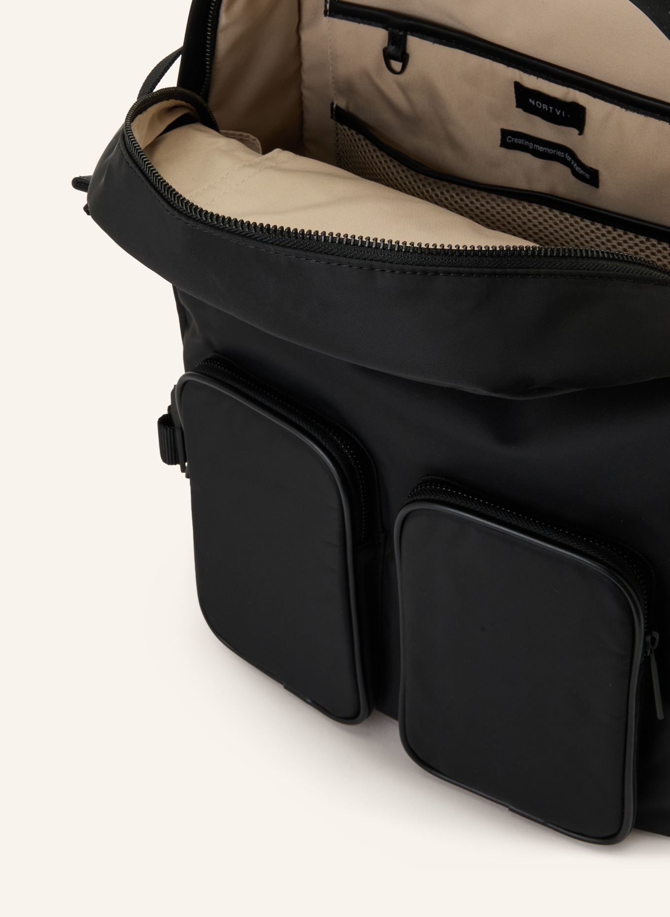 NORTVI Rucksack mit Laptop-Fach: SCHWARZ