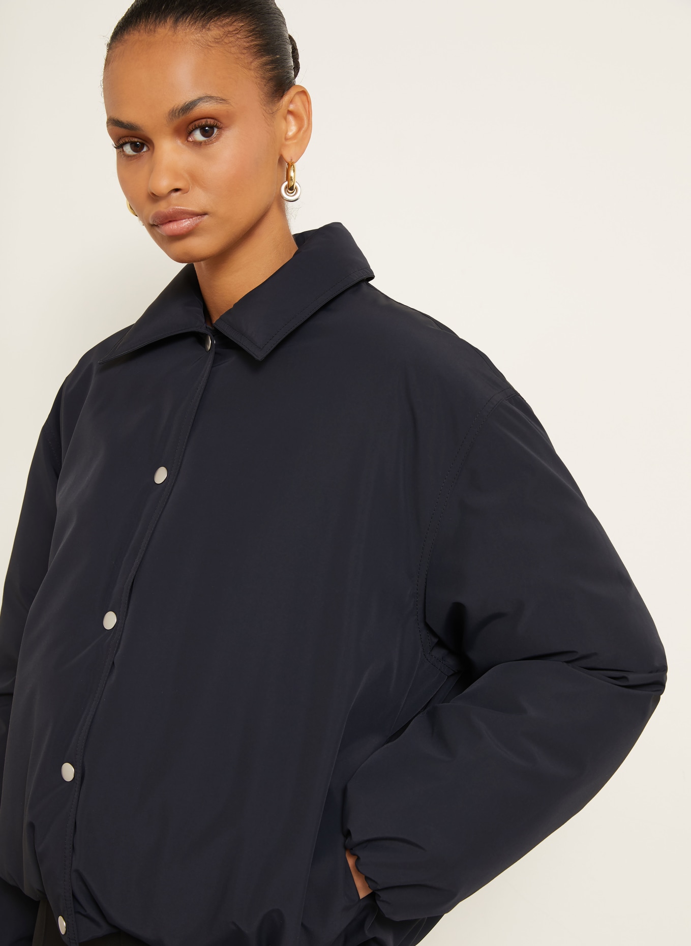 JIL SANDER Péřová bunda: ČERNÁ