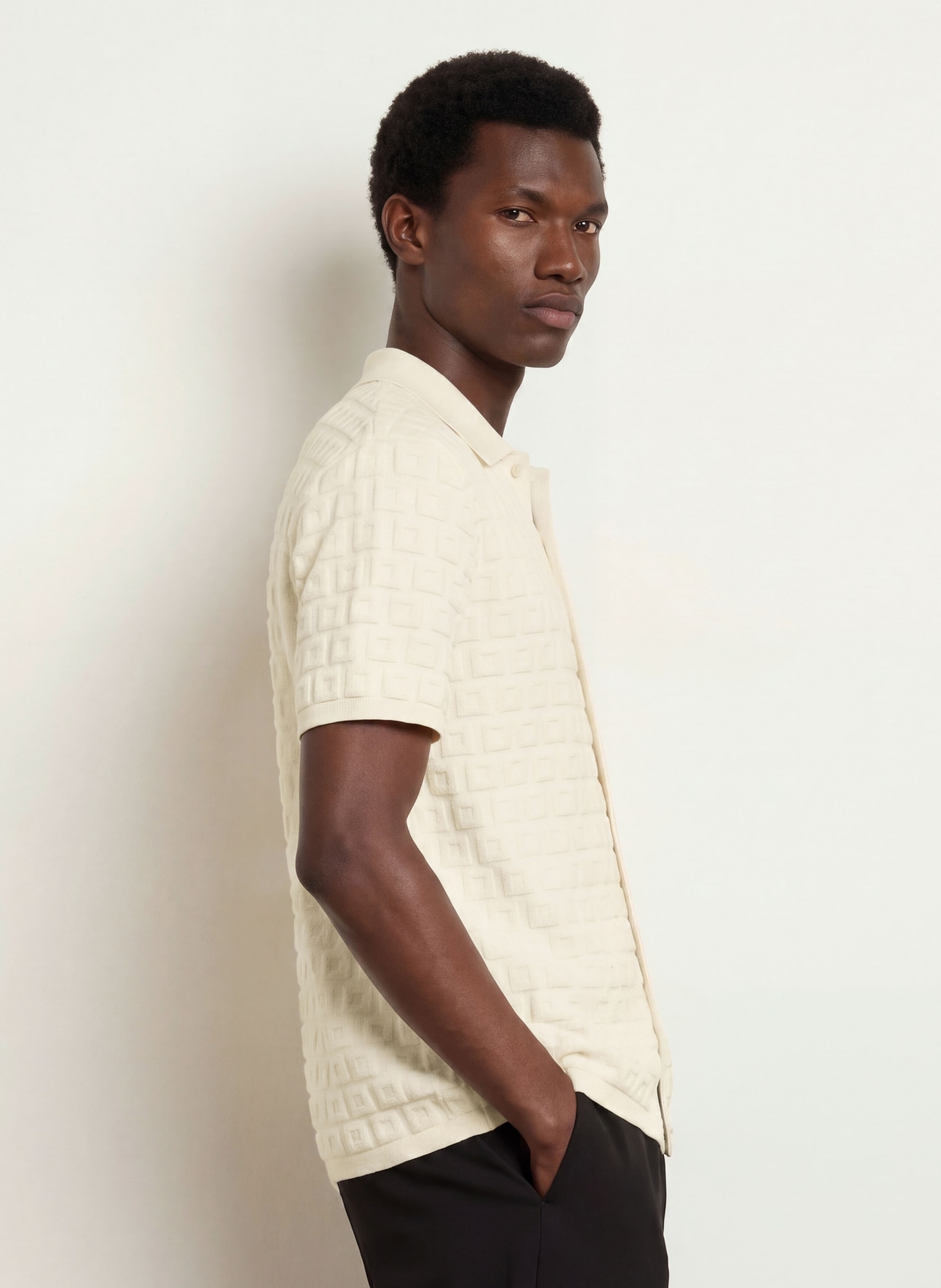 SANDRO Kurzarm-Hemd Comfort Fit: ECRU