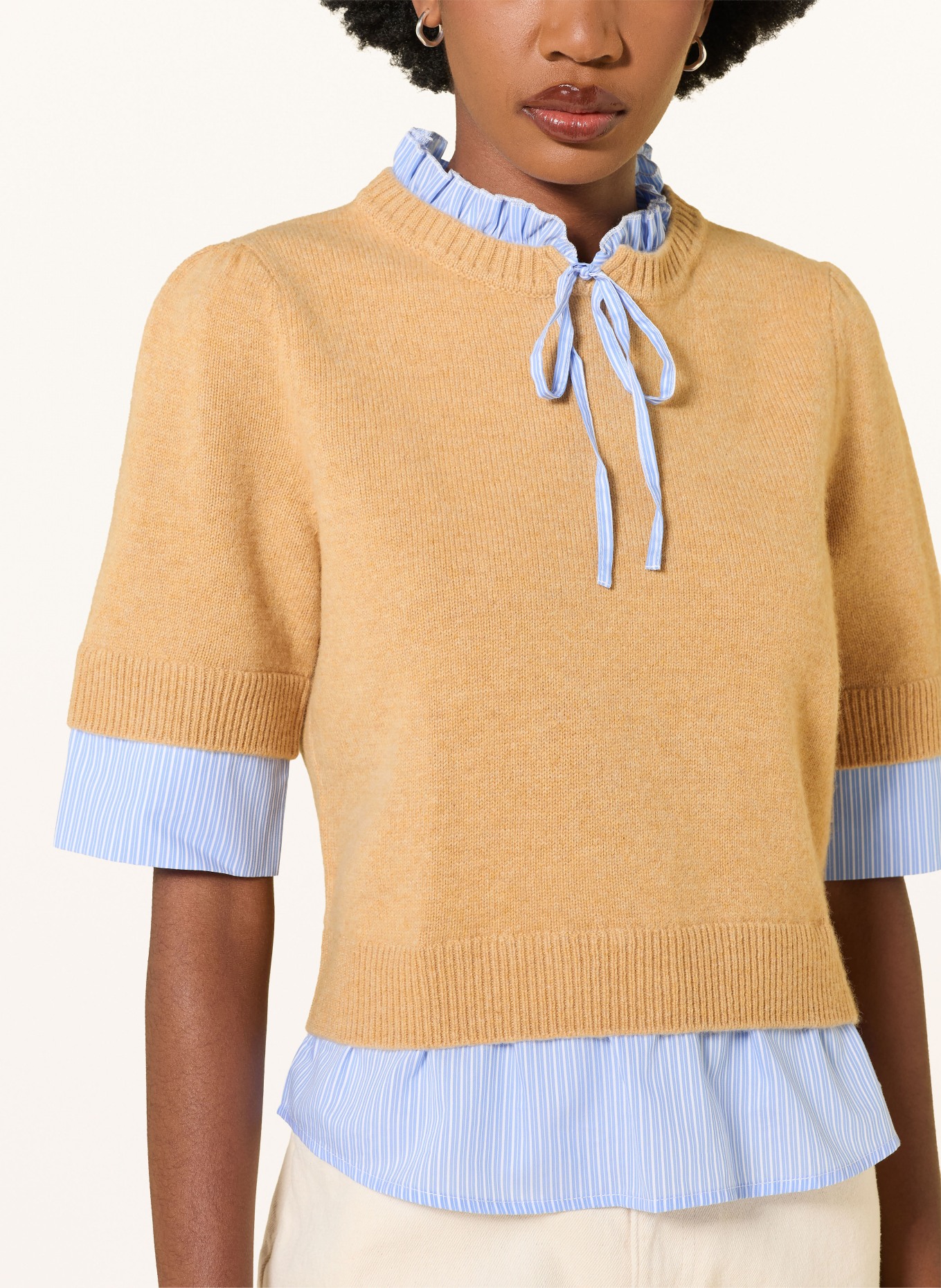 CLAUDIE PIERLOT Strickshirt im Materialmix: CAMEL / HELLBLAU / WEISS