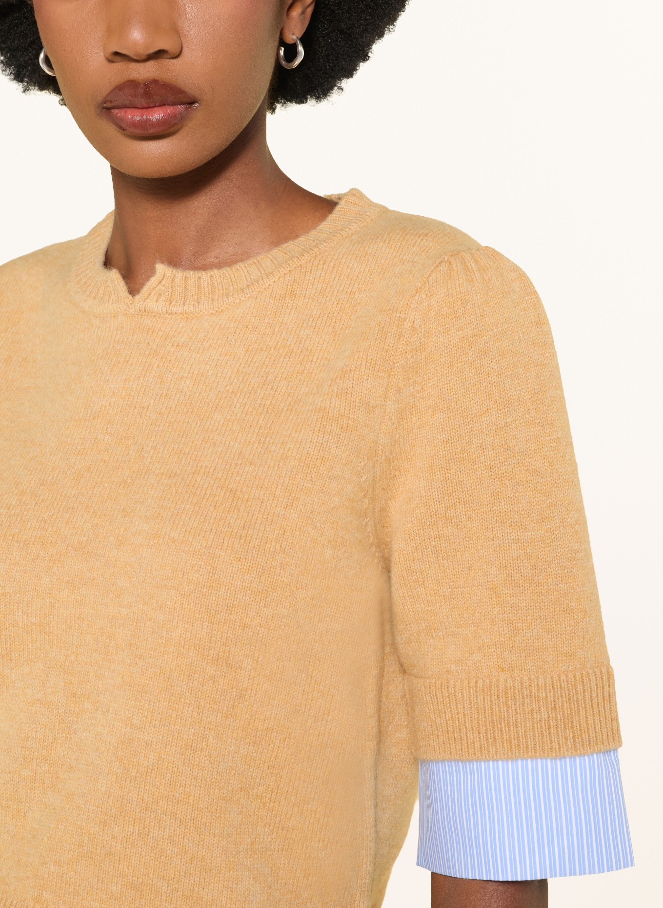 CLAUDIE PIERLOT Strickshirt im Materialmix: CAMEL / HELLBLAU / WEISS