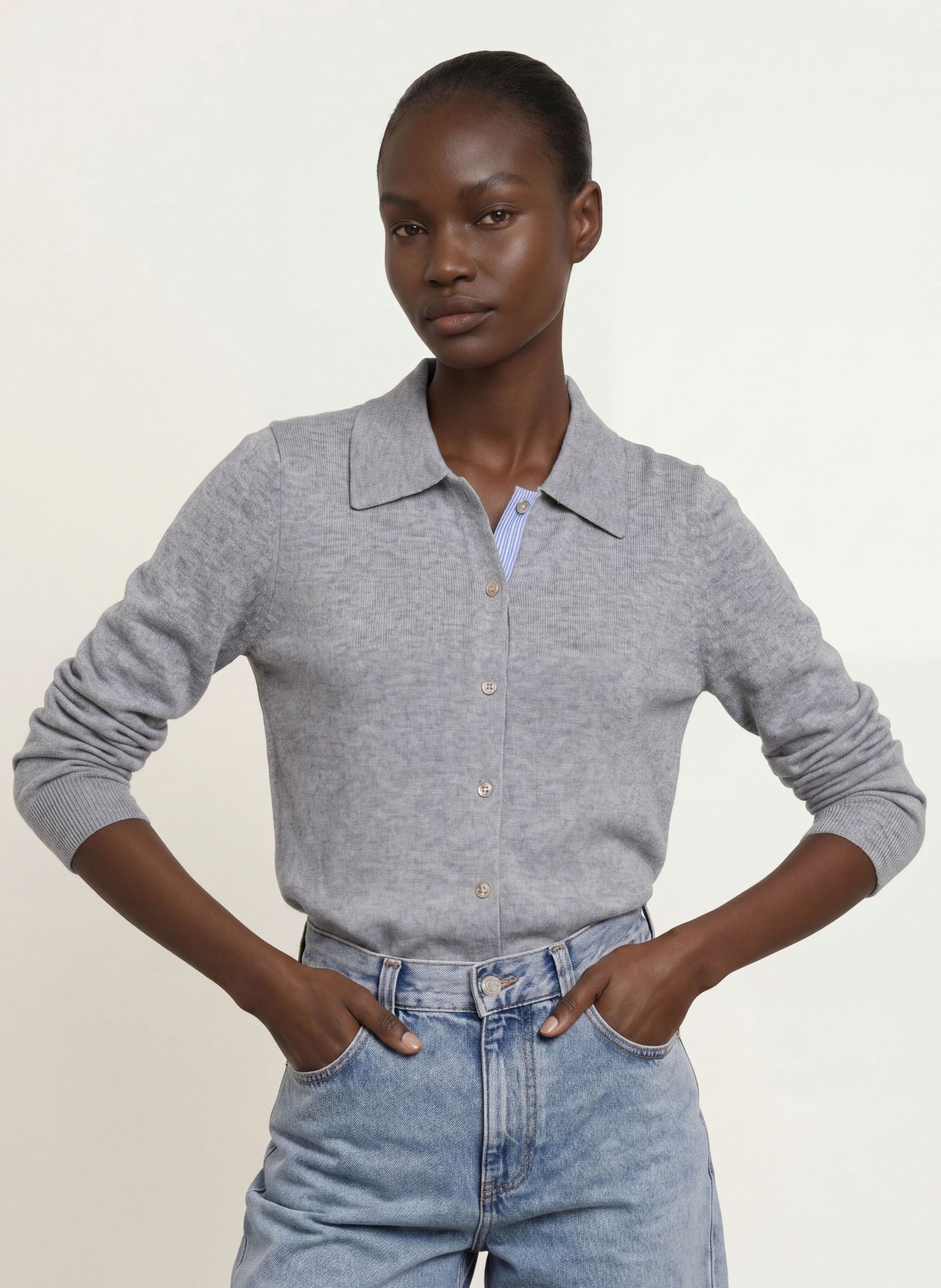 CLAUDIE PIERLOT Strickjacke: GRAU / HELLBLAU / WEISS