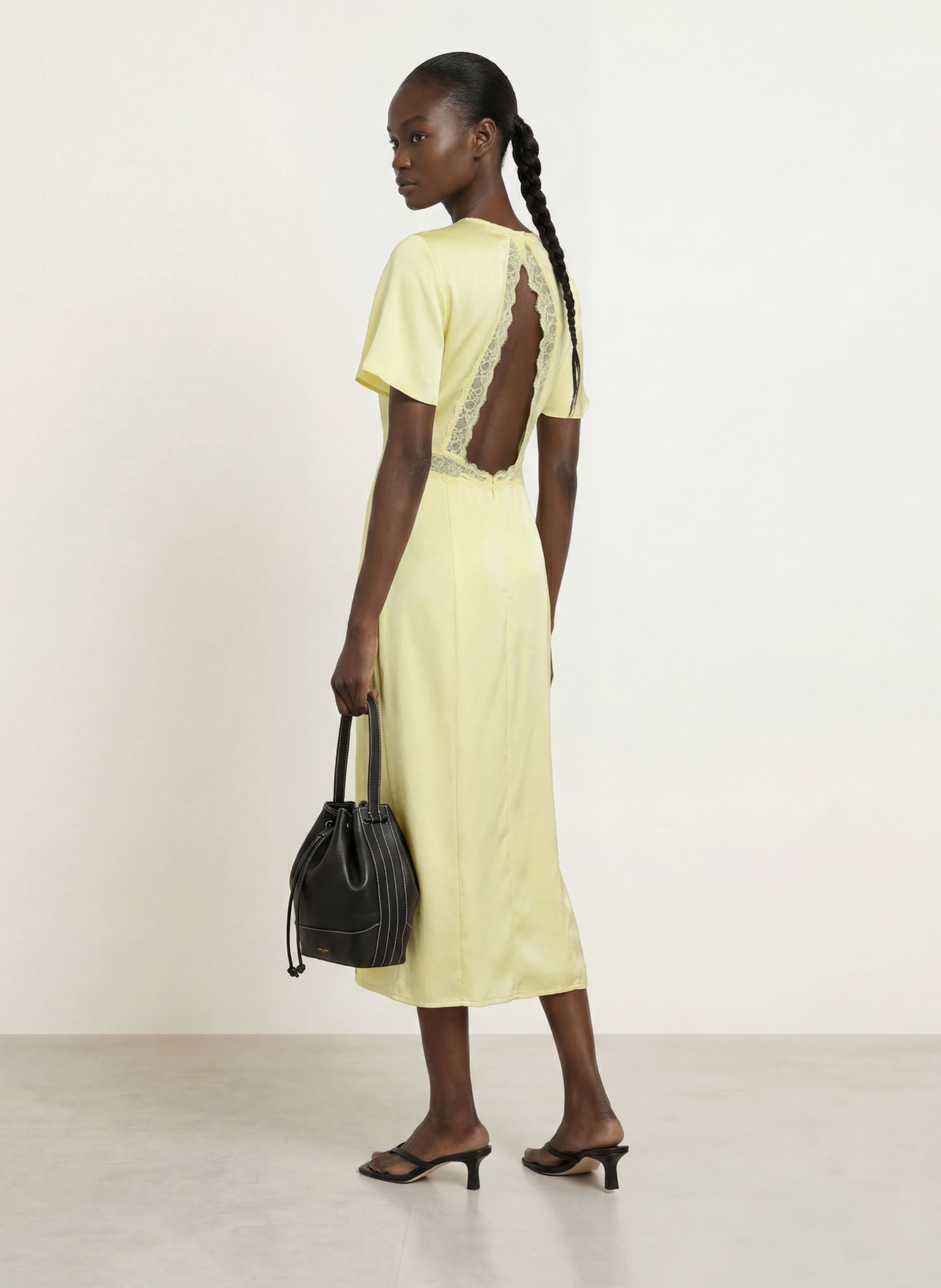 CLAUDIE PIERLOT Satinkleid mit Cut-out: HELLGELB