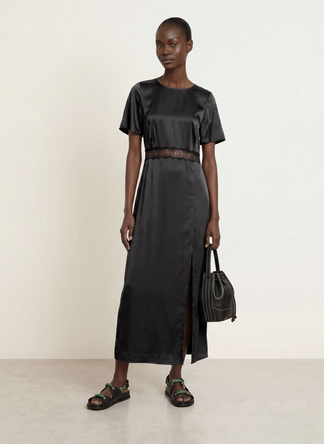CLAUDIE PIERLOT Satinkleid mit Spitze und Cut-outs: SCHWARZ