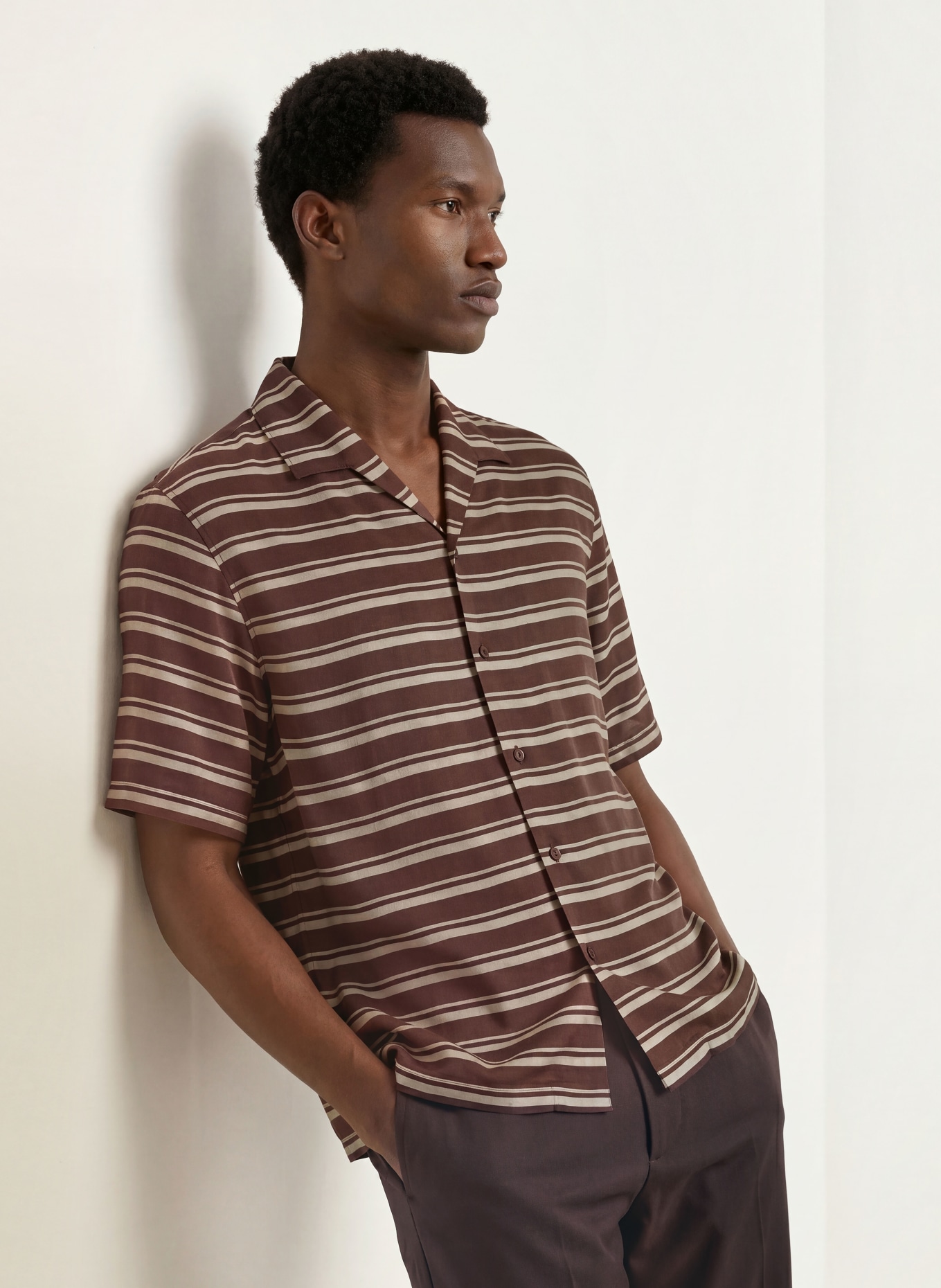 SANDRO Resorthemd Comfort Fit: DUNKELBRAUN / HELLBRAUN