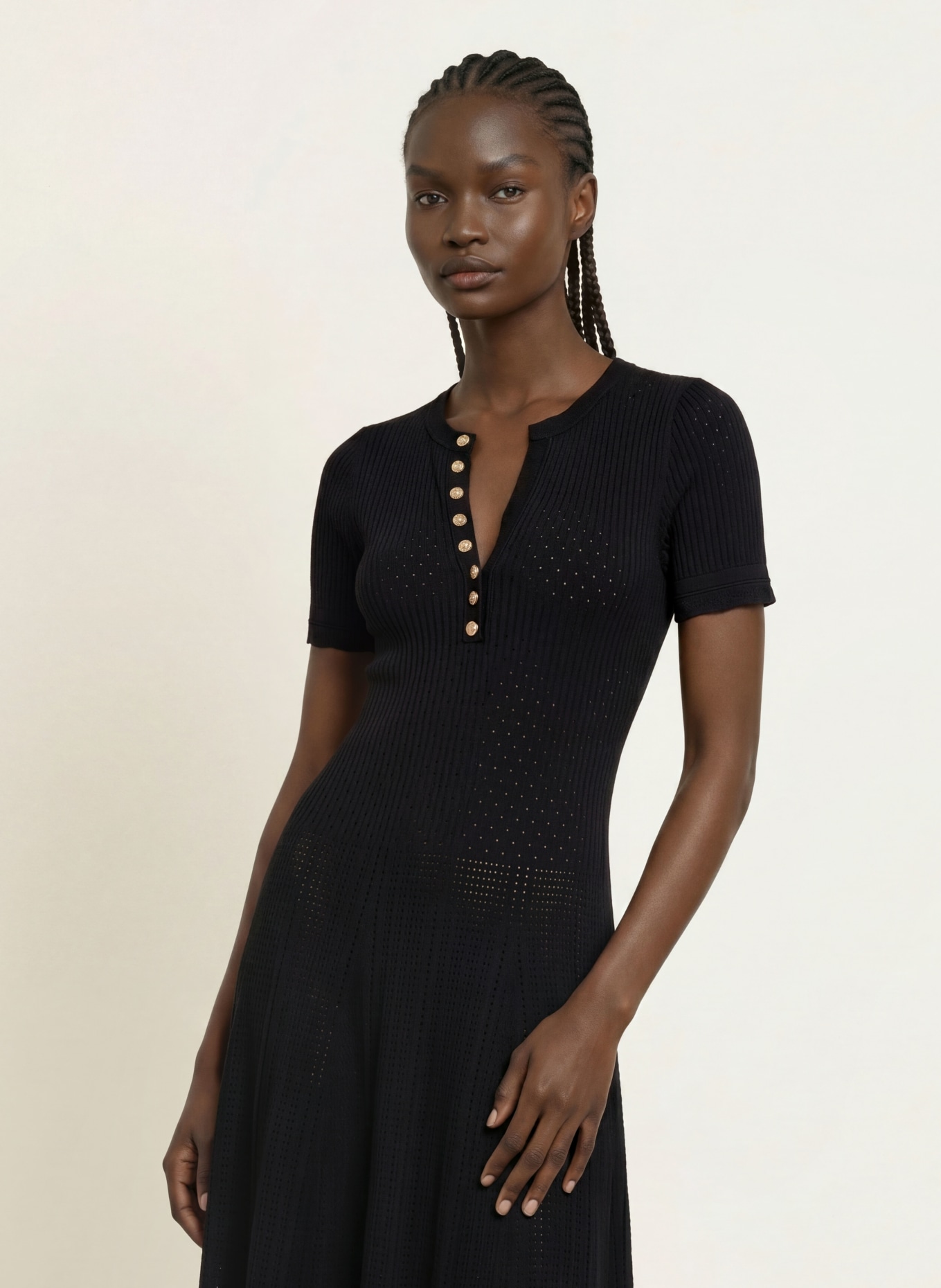 SANDRO Strickkleid: SCHWARZ