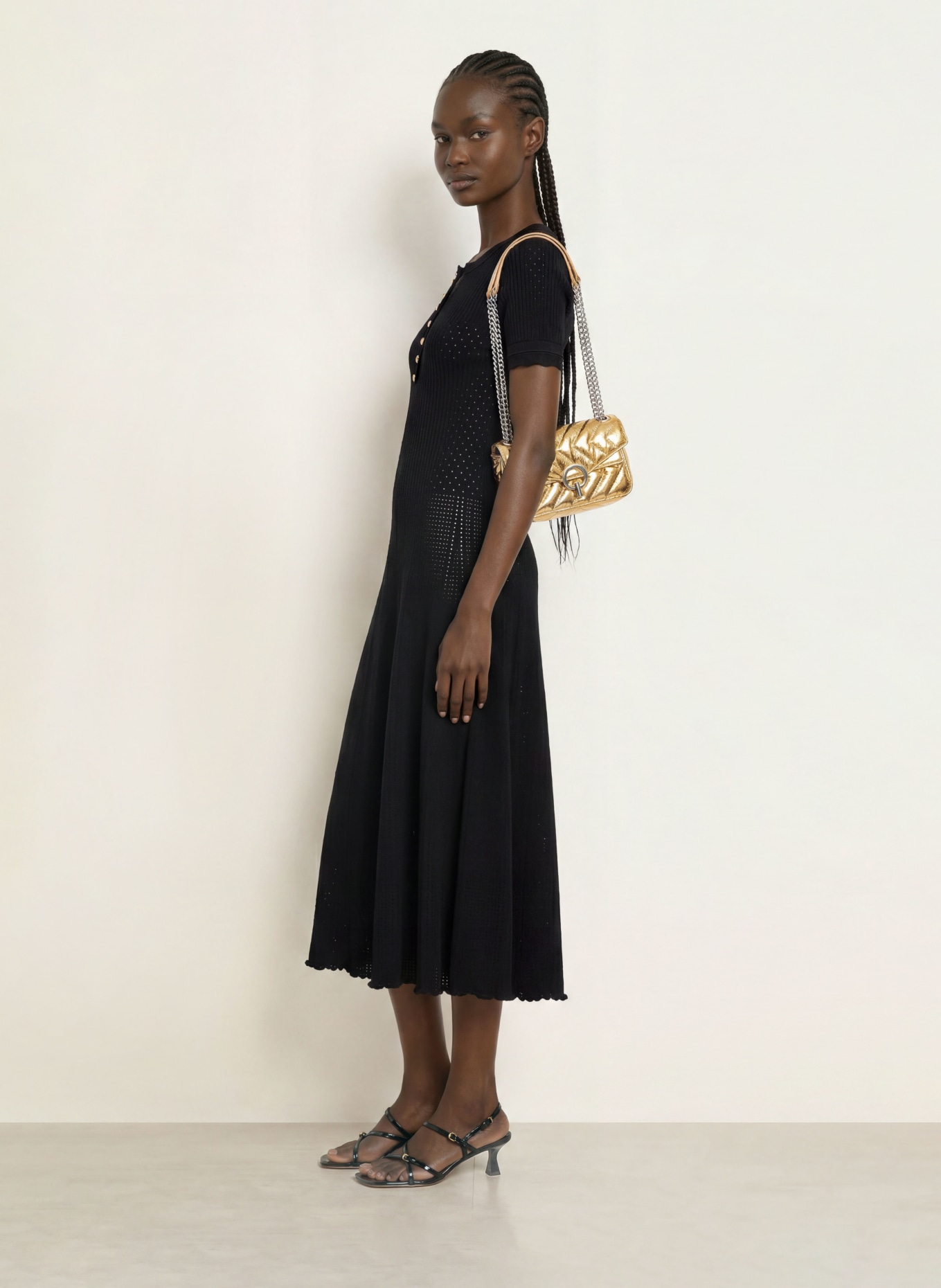 SANDRO Strickkleid: SCHWARZ