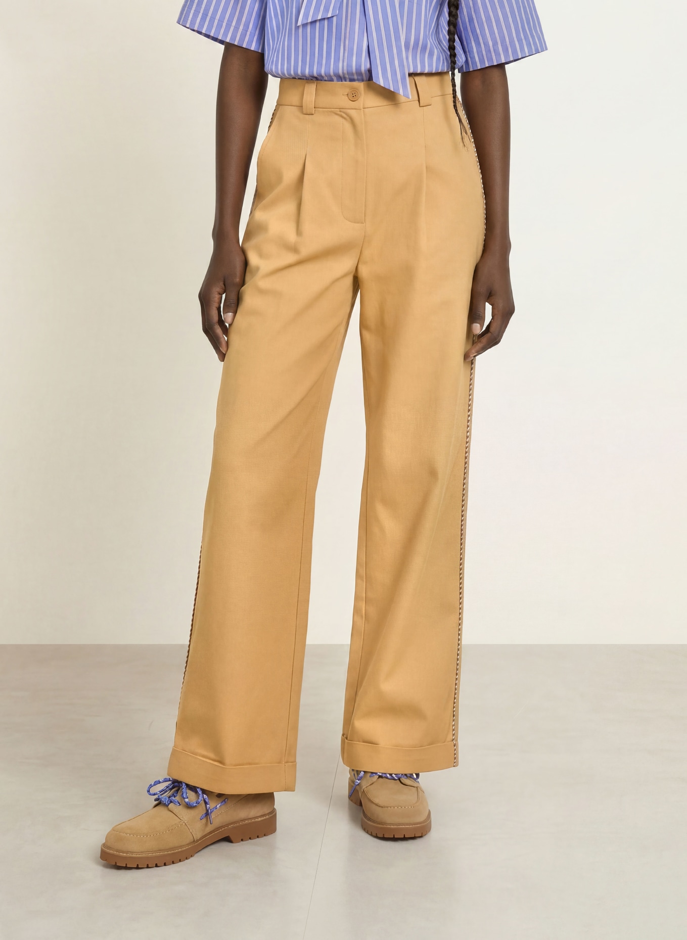 CLAUDIE PIERLOT Marlenehose mit Galonstreifen: BEIGE