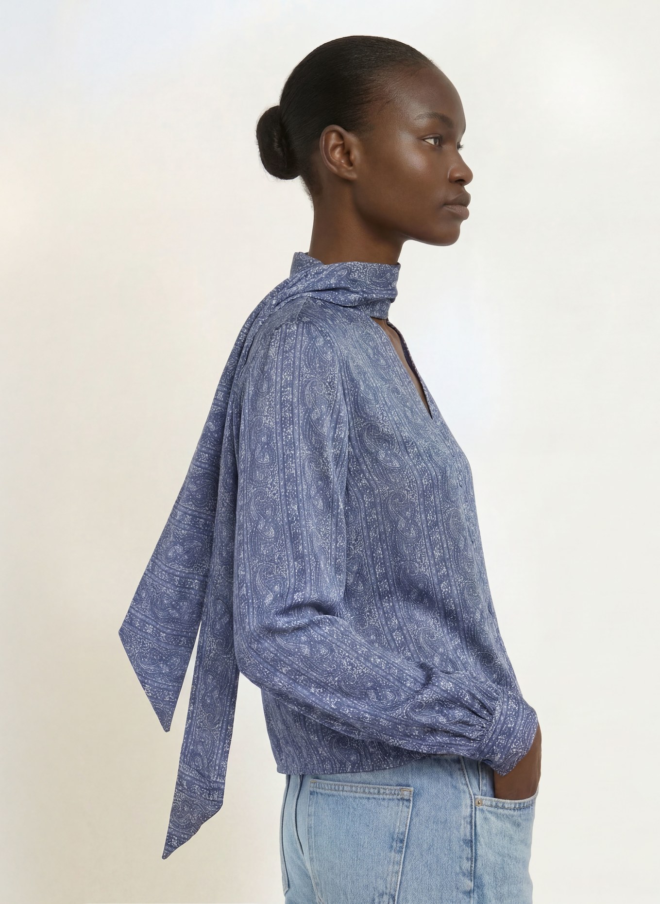CLAUDIE PIERLOT Bluse: DUNKELBLAU / WEISS