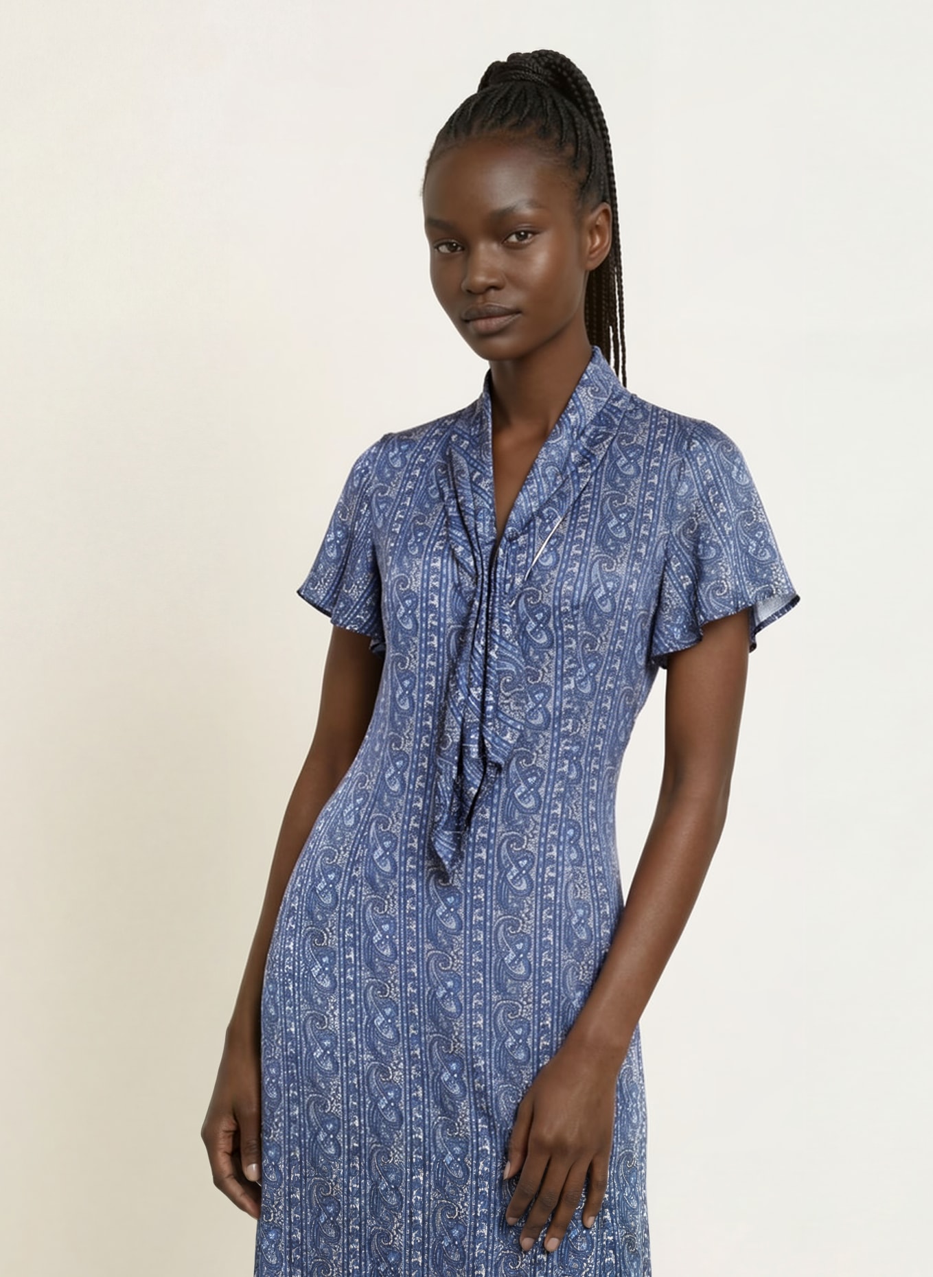 CLAUDIE PIERLOT Kleid mit Volants: DUNKELBLAU / WEISS