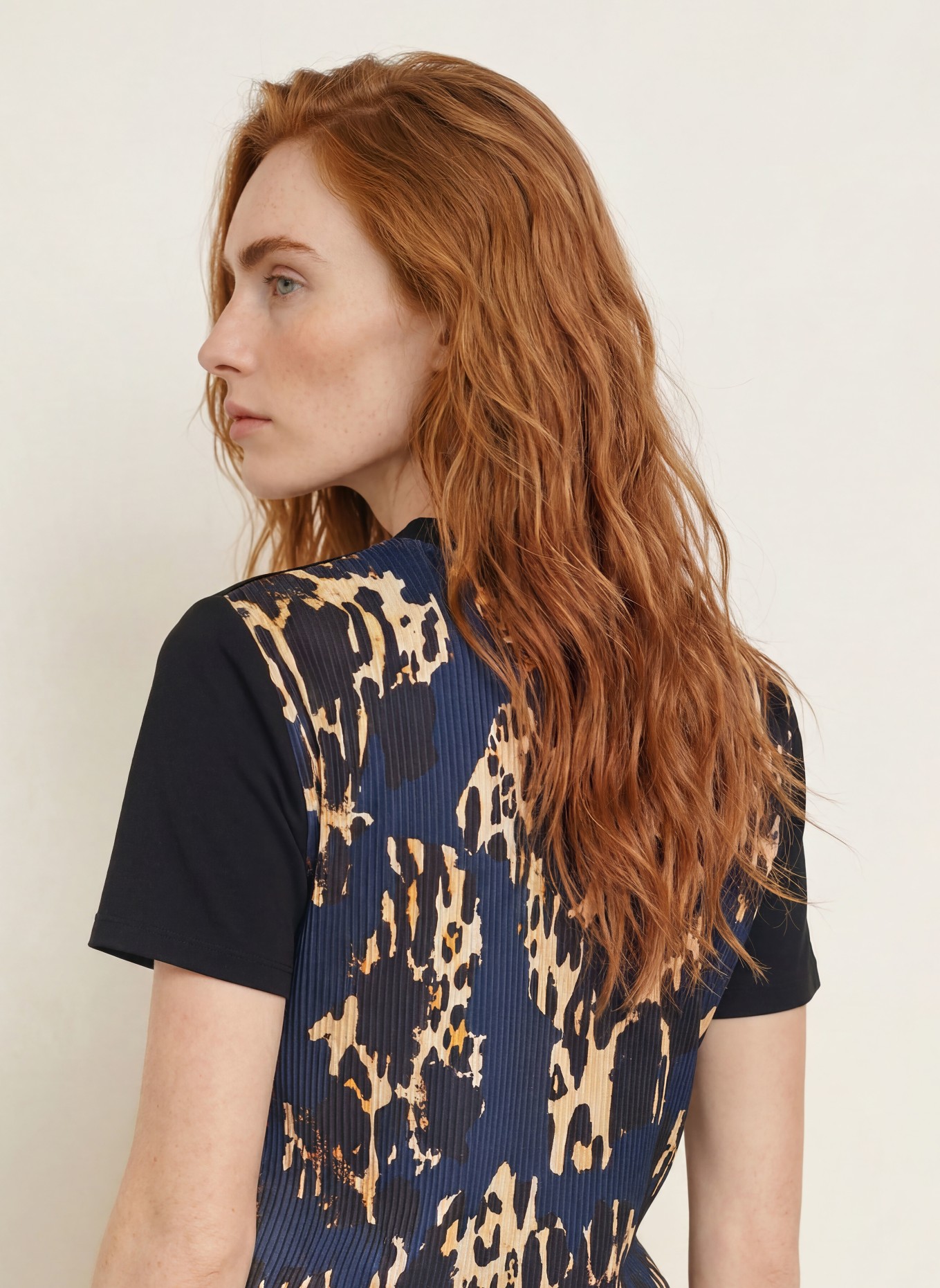 SPORTALM T-shirt van gemengde stoffen met plooien: DONKERBLAUW / COGNAC / ZWART