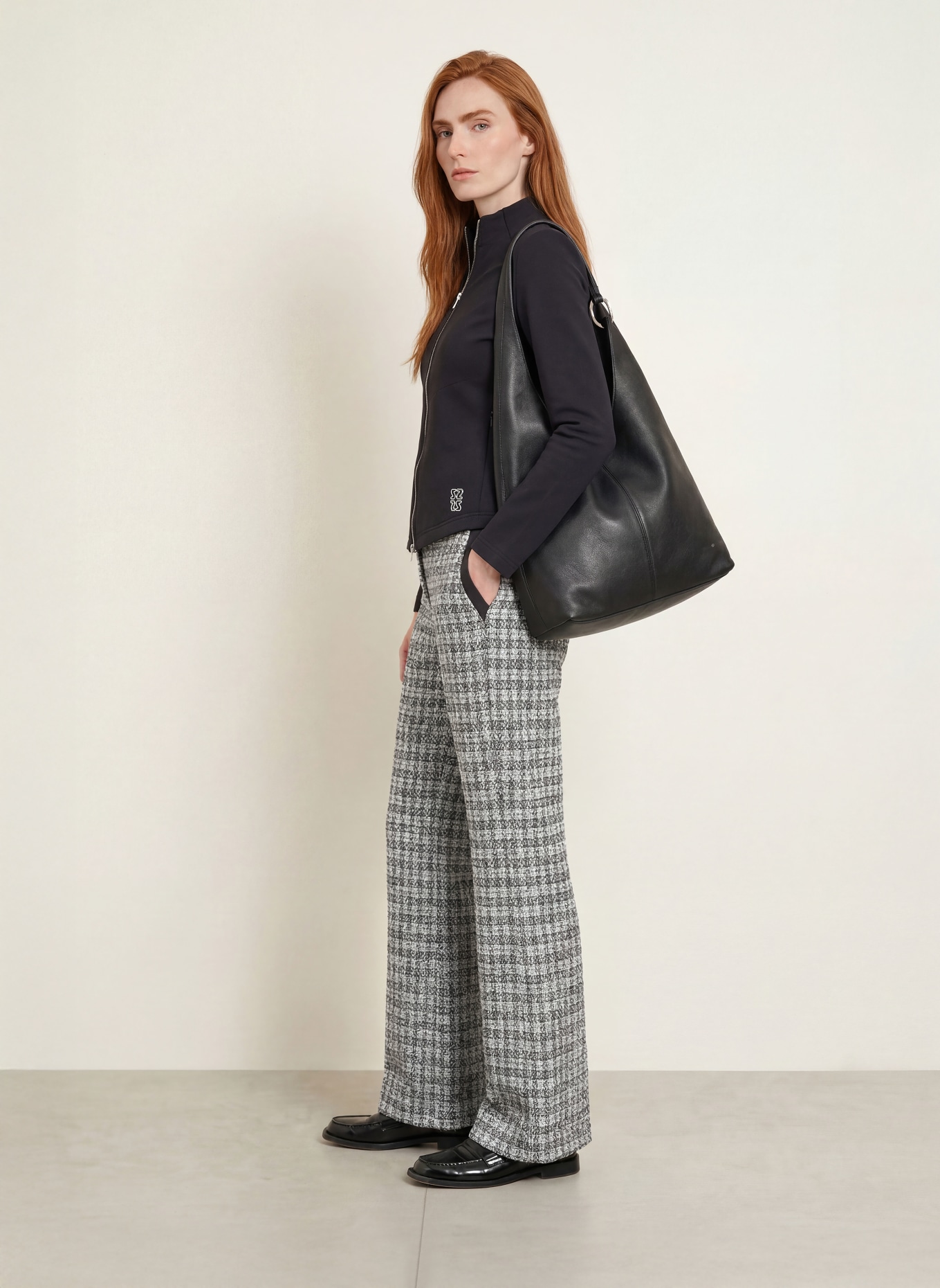 SPORTALM Marlenehose aus Bouclé mit Glitzergarn: SCHWARZ / SILBER / WEISS