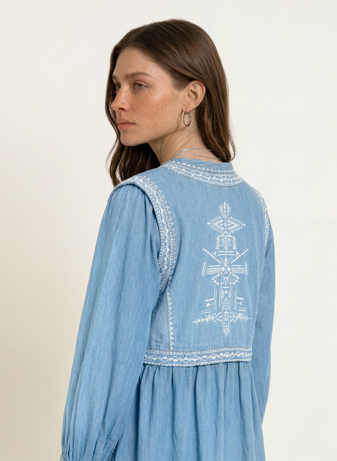 ba&sh Kleid LAENA in Jeansoptik: HELLBLAU
