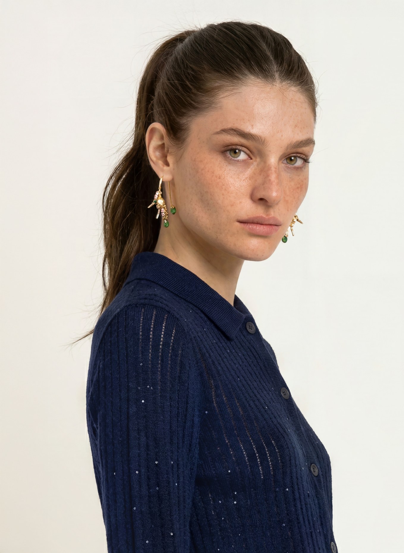 maje Strickjacke mit Schmucksteinen: DUNKELBLAU