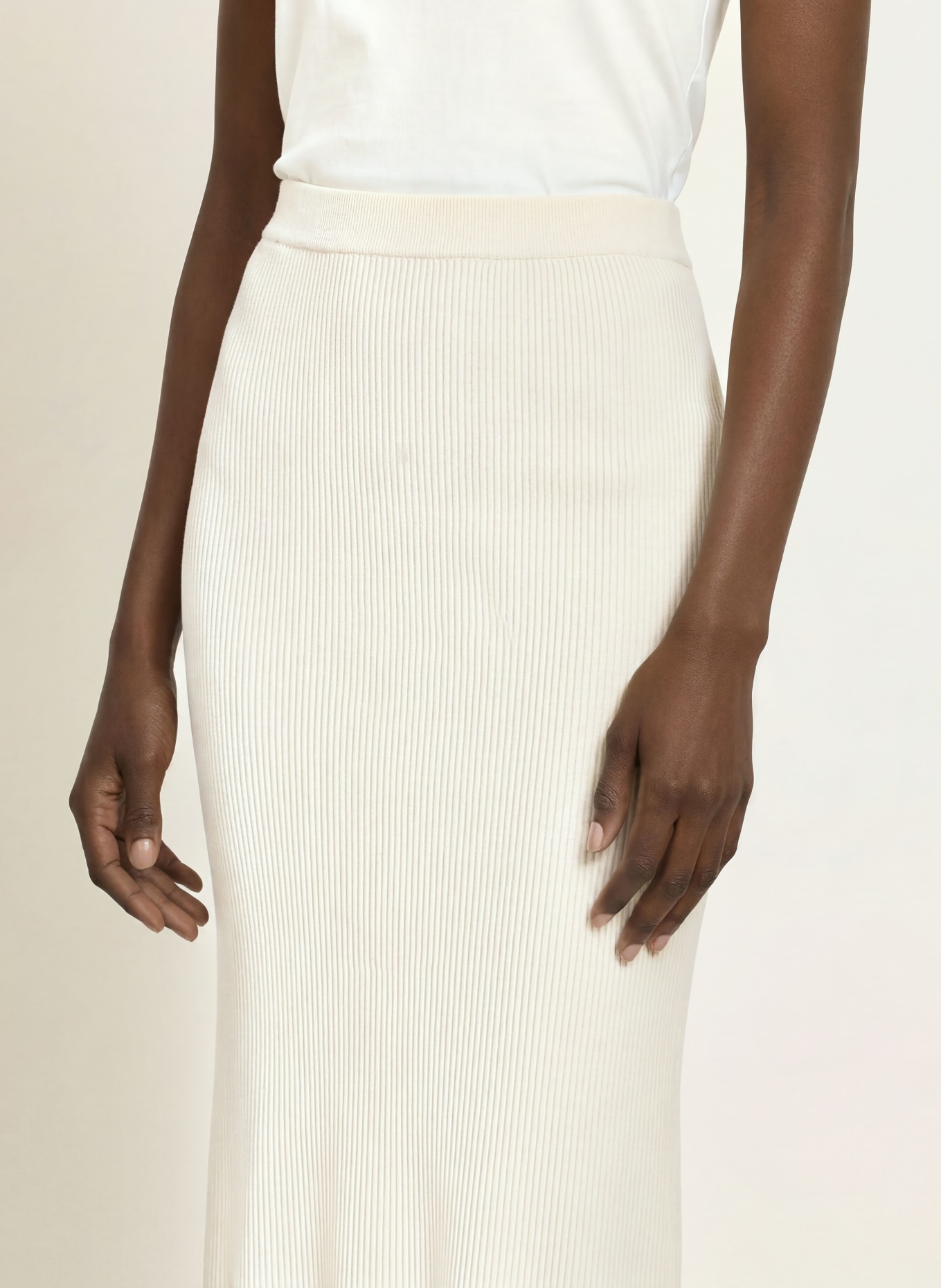 CLAUDIE PIERLOT Strickrock mit Plissees: CREME