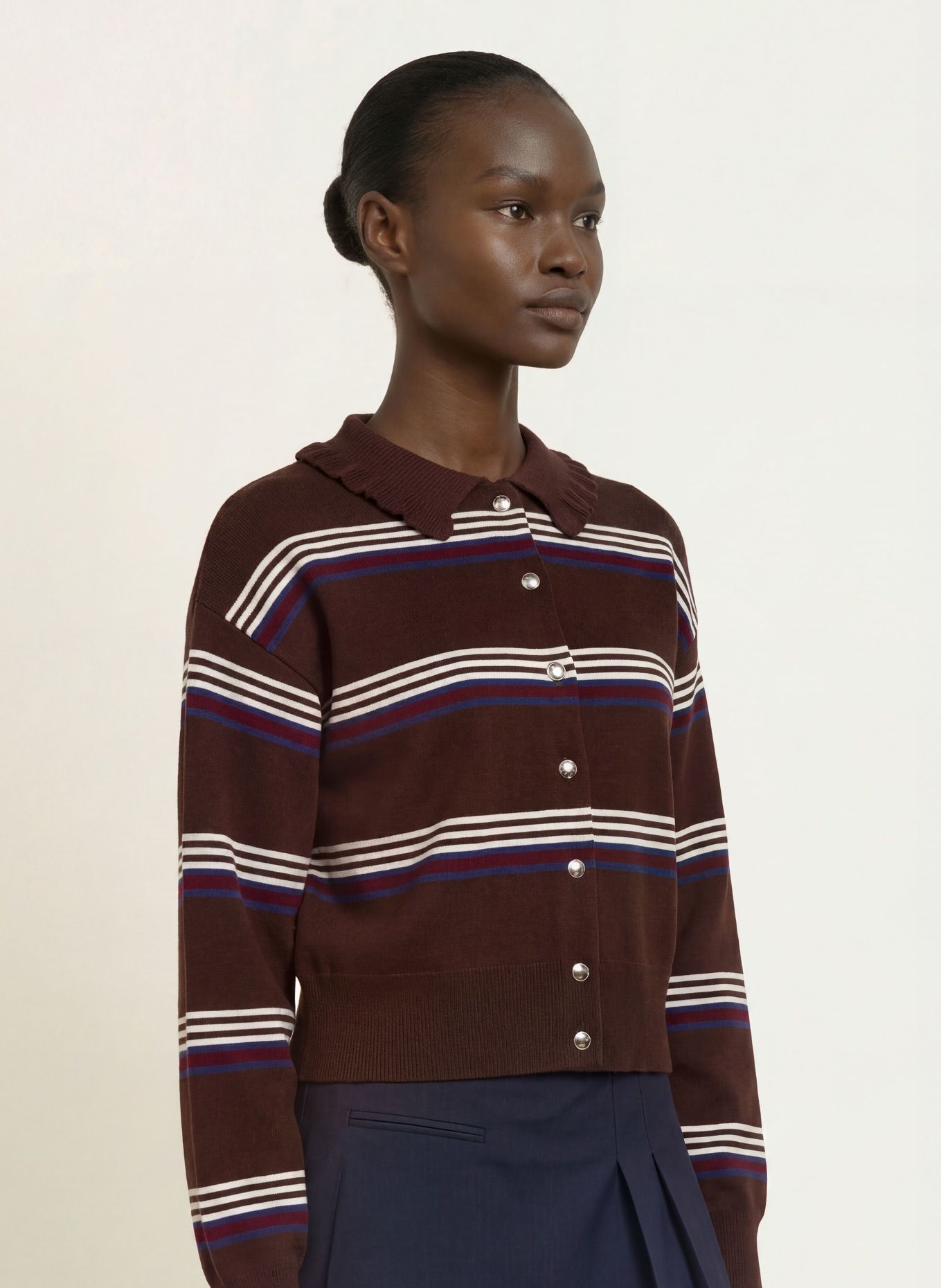 CLAUDIE PIERLOT Strickjacke: DUNKELBRAUN / DUNKELBLAU / WEISS