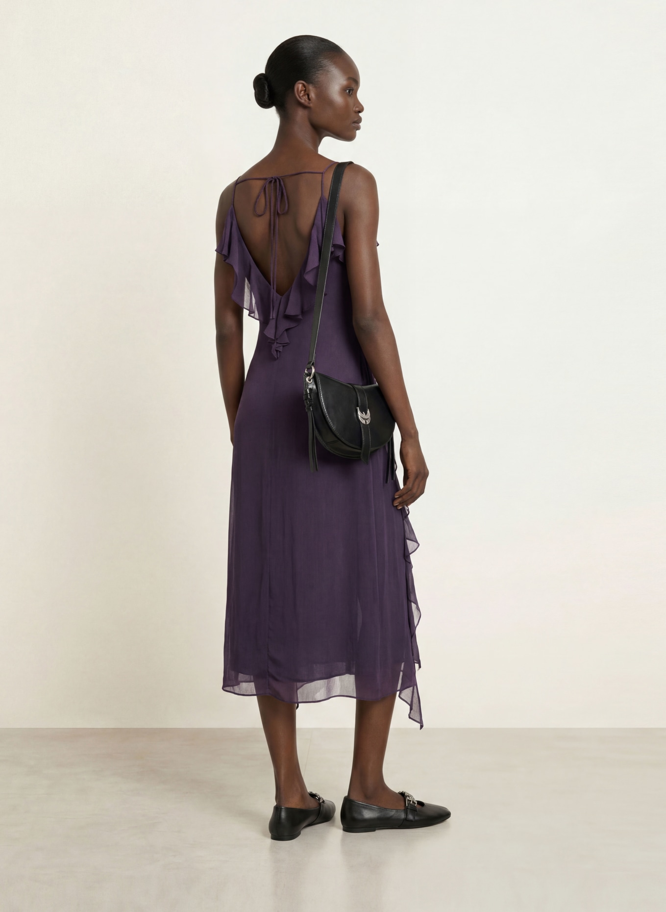 ba&sh Kleid OCEANE mit Volants: DUNKELLILA