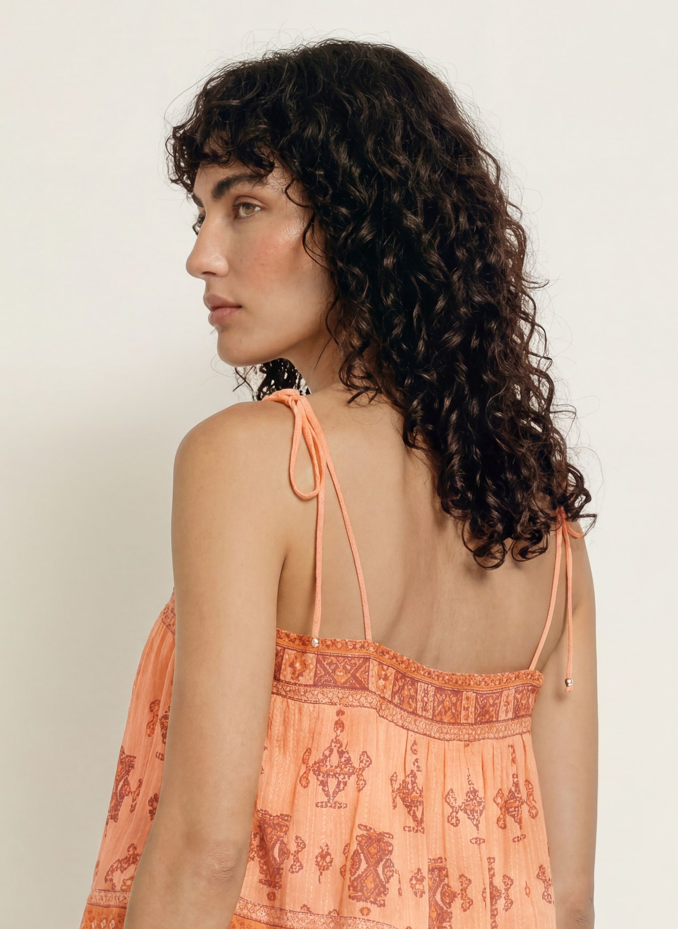 ba&sh Cropped-Top ZELI mit Glitzergarn: LACHS / DUNKELROT / DUNKELORANGE