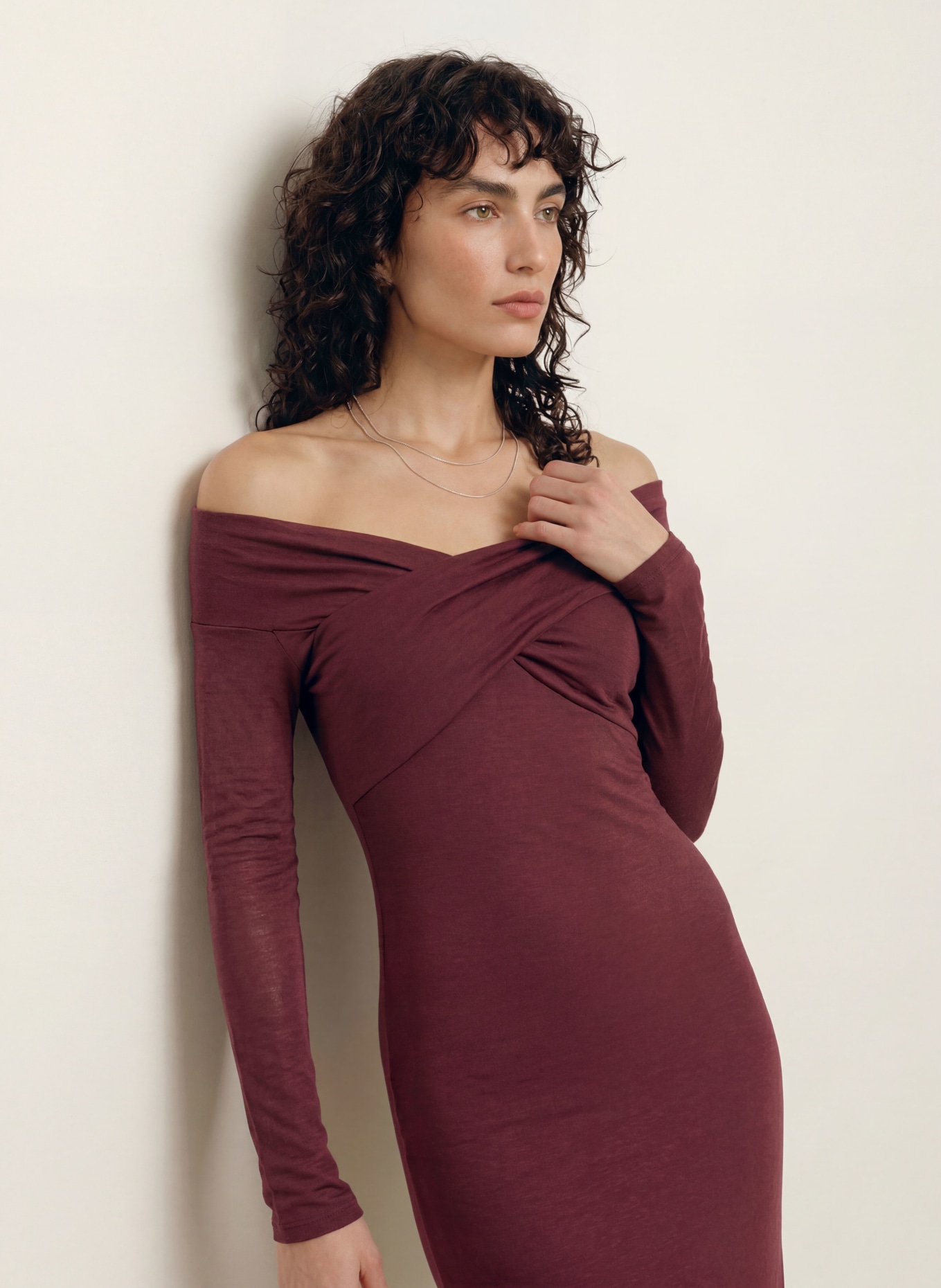 ALLSAINTS Robe en jersey DELTA: ROUGE FONCÉ
