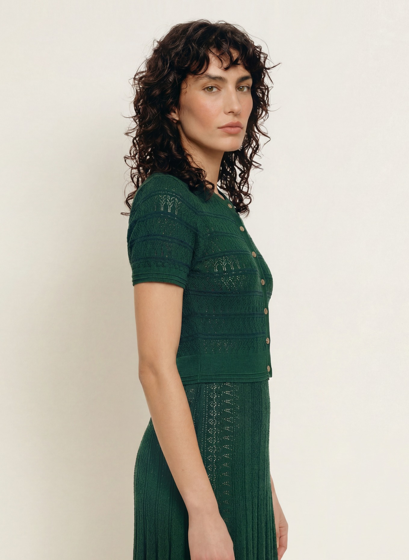 SANDRO Strickkleid mit Rüschen: DUNKELGRÜN / DUNKELBLAU