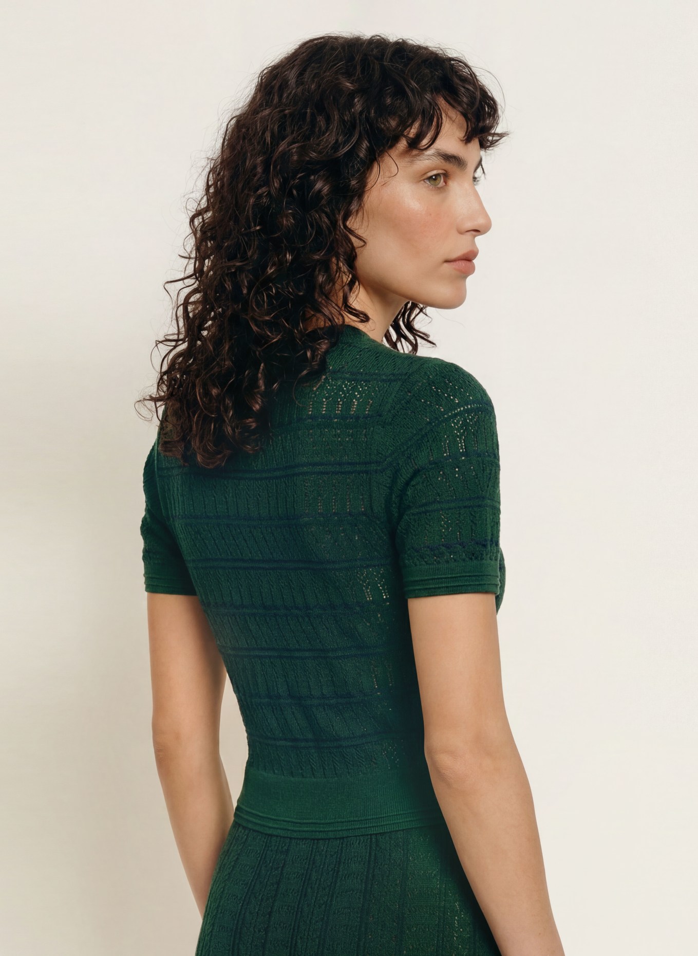 SANDRO Strickkleid mit Rüschen: DUNKELGRÜN / DUNKELBLAU