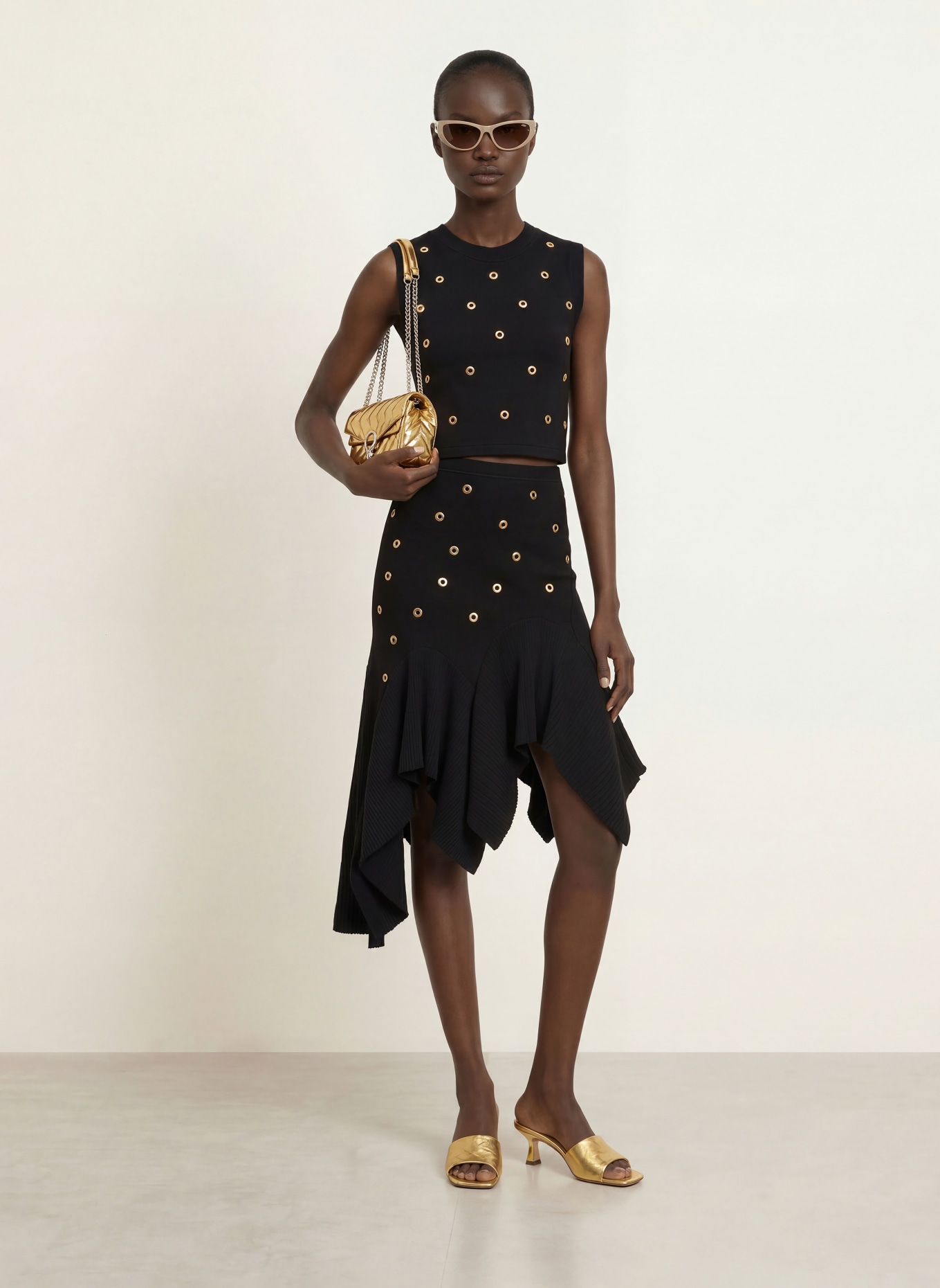 SANDRO Cropped-Top mit NIeten und Schmucksteinen: SCHWARZ