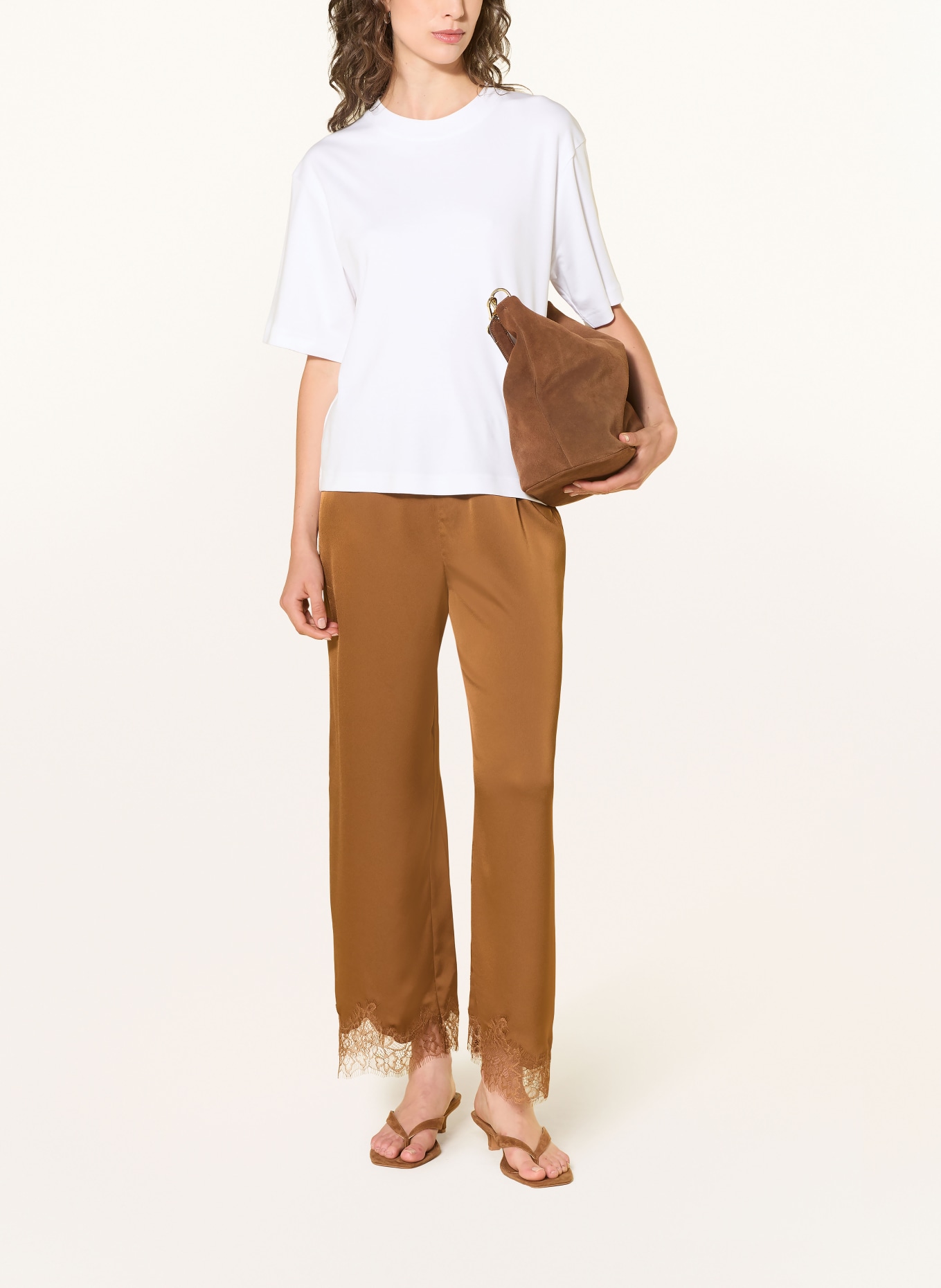 Rich & Royal Pantalon en satin avec dentelle: MARRON