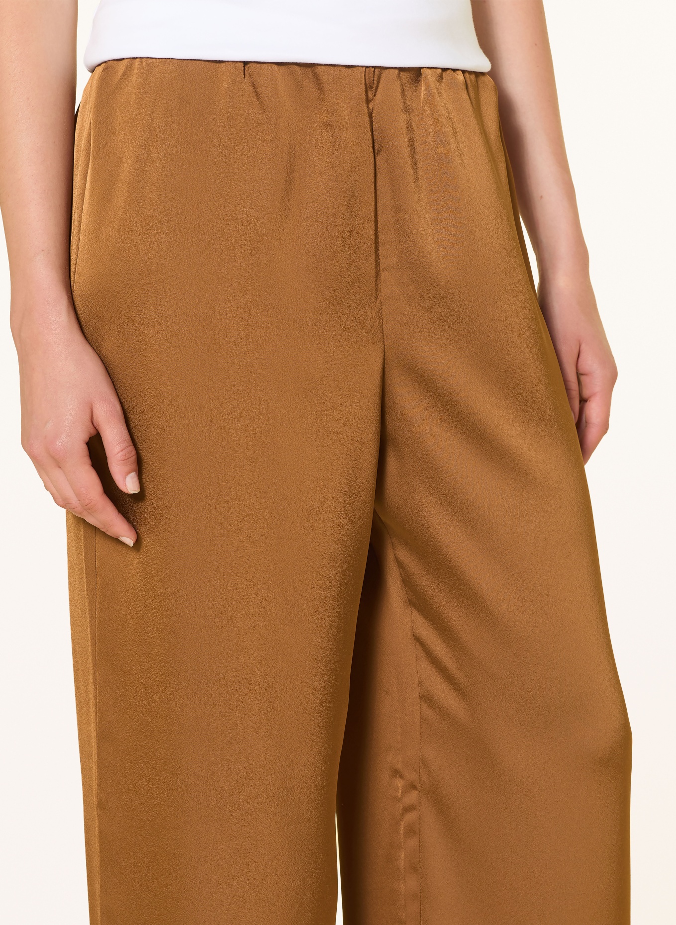 Rich & Royal Pantalon en satin avec dentelle: MARRON