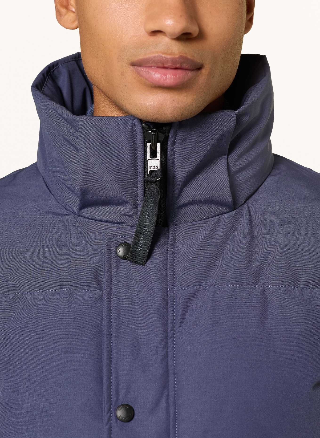 CANADA GOOSE Péřová bunda WYNDHAM: MODRÁ