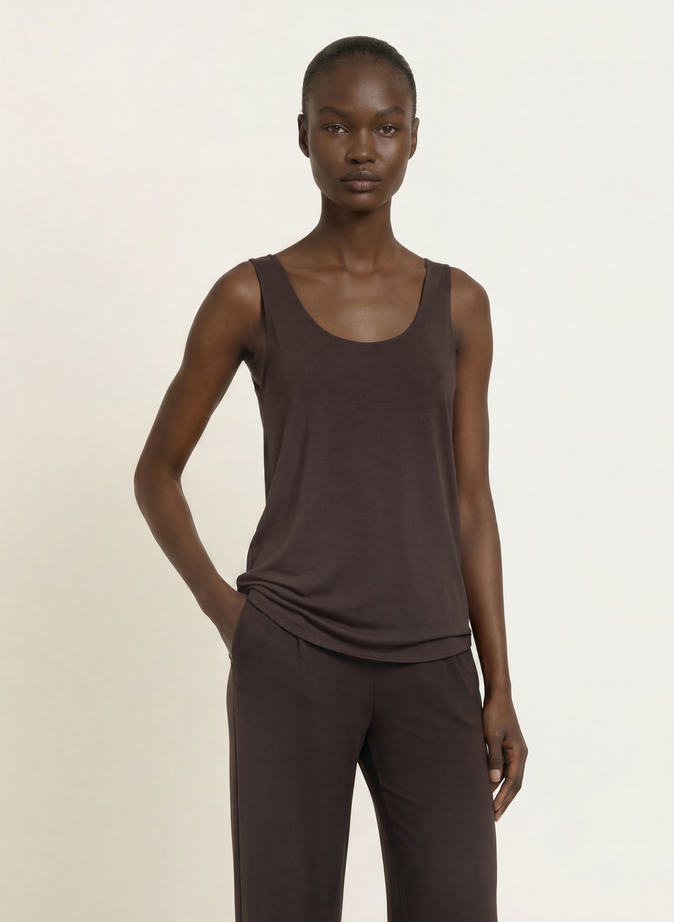 MAJESTIC FILATURES Top: DUNKELBRAUN