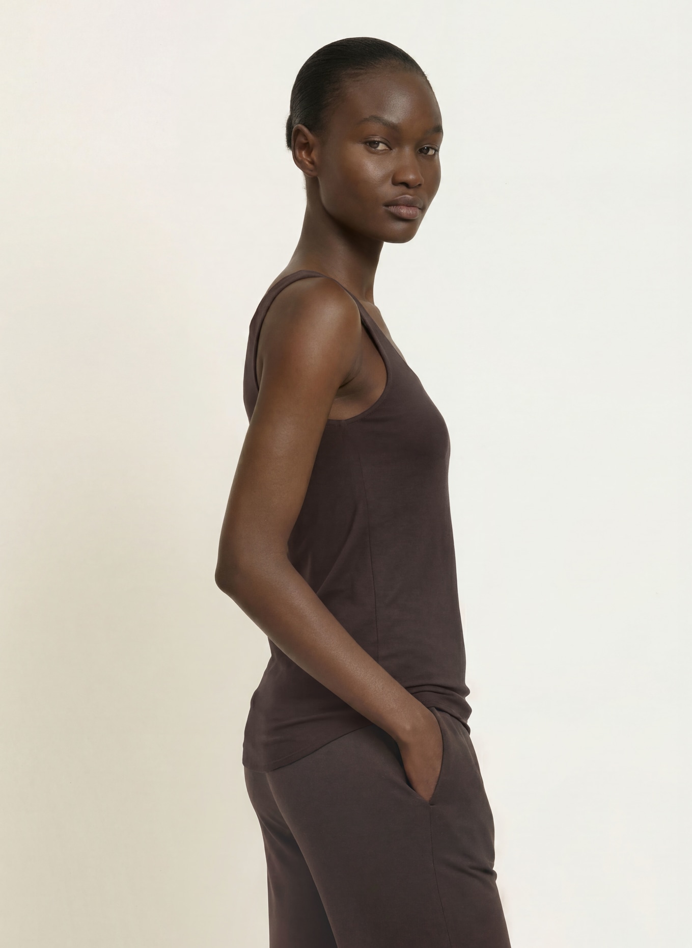 MAJESTIC FILATURES Top: DUNKELBRAUN