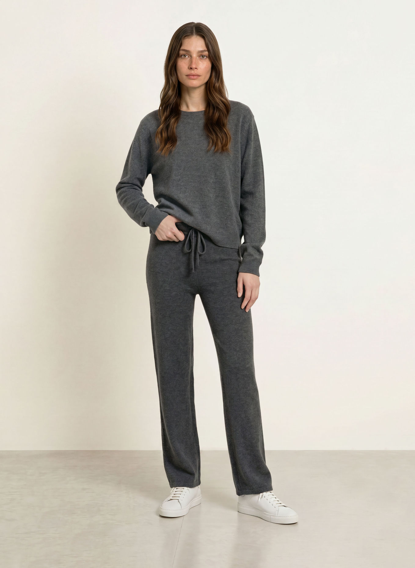 Juvia Knit trousers: DARK GRAY