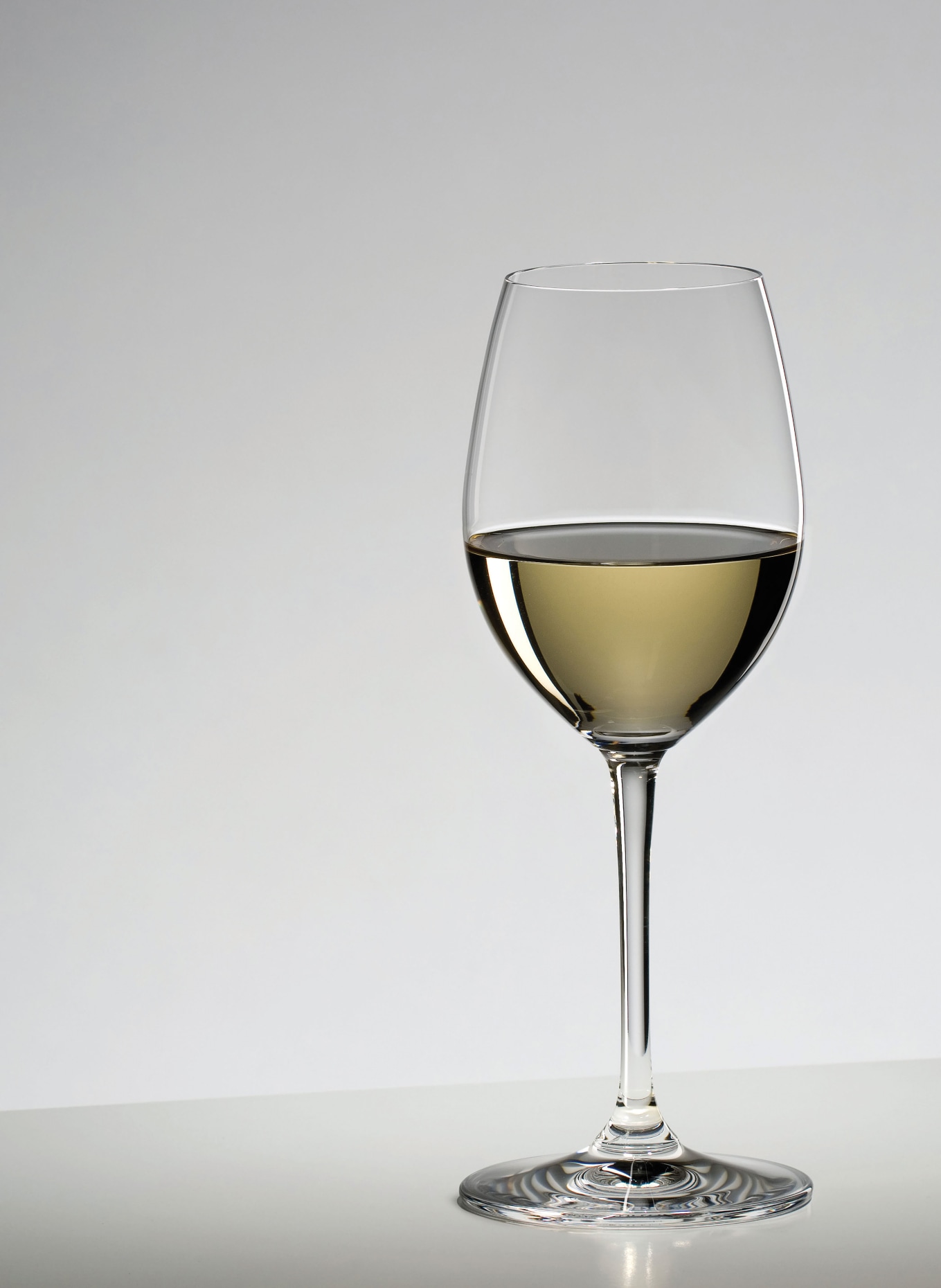 RIEDEL Sada 2 sklenic na víno VINUM SAUVIGNON BLANC: BÍLÁ